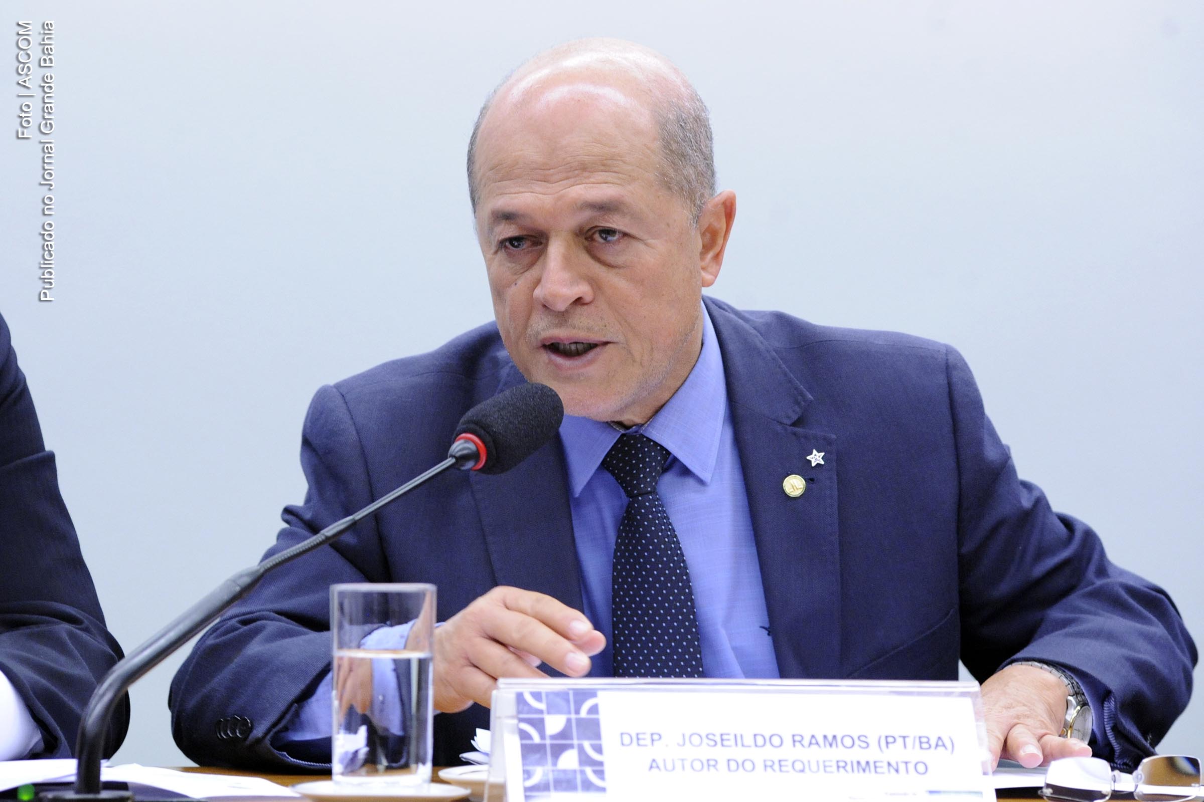 Deputado federal Joseildo Ramos (PT-BA) alerta para demissões na Petrobras.