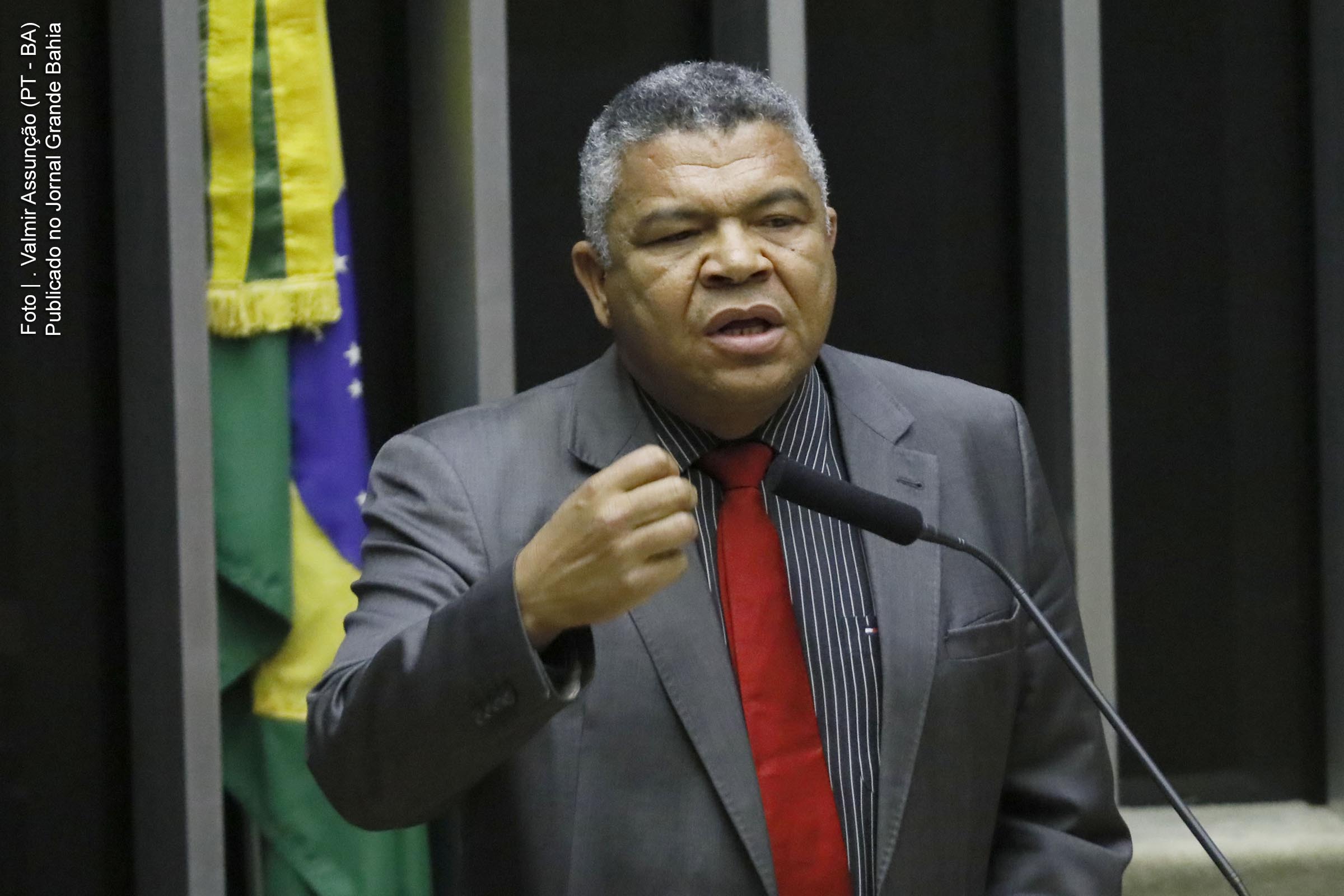 Deputado Valmir Assunção ingressa com ação popular contra prefeituras da Bahia que demitiram servidores durante pandemia