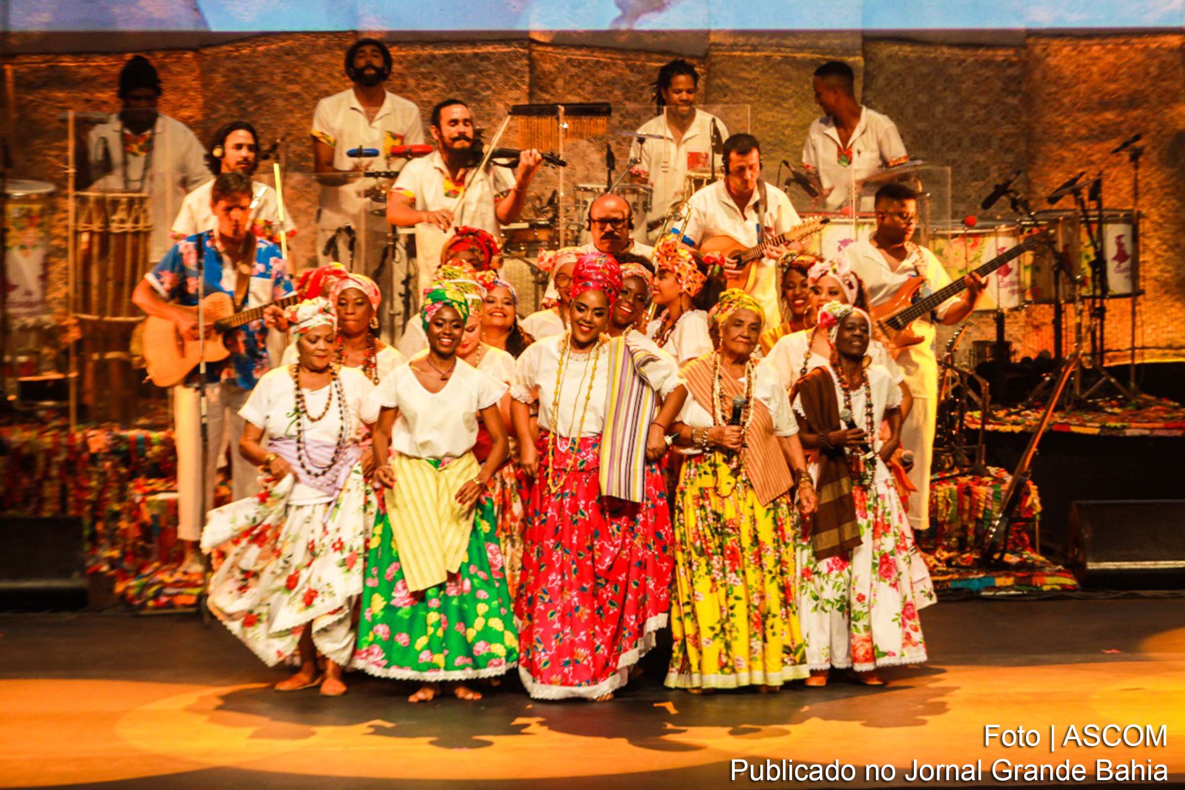 Ganhadeiras de Itapuã lançam o show '15 Anos Uma História Cantada'.