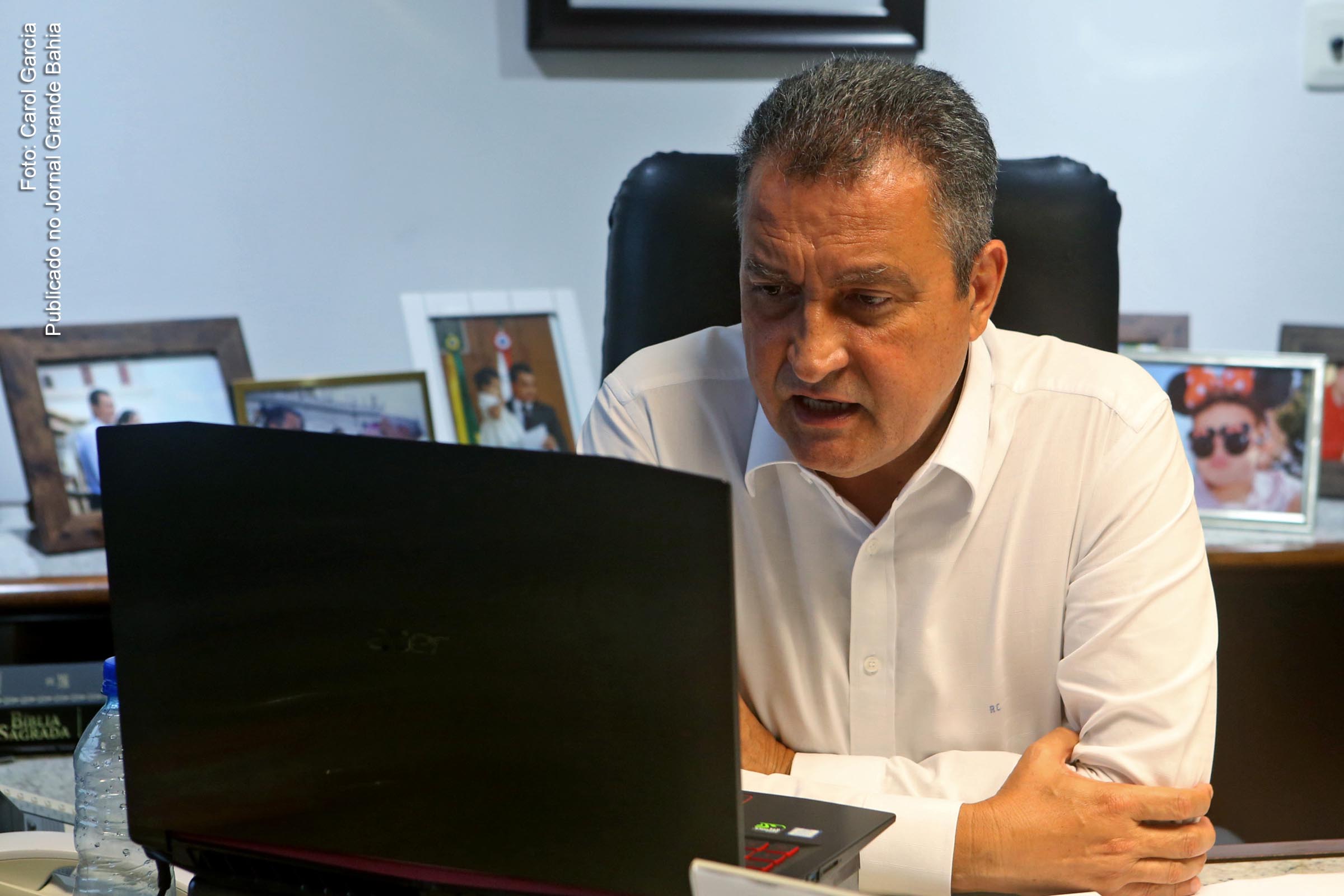 Governador Rui Costa participa de reunião remota pela internet com prefeitos da Região da Costa do Descobrimento.