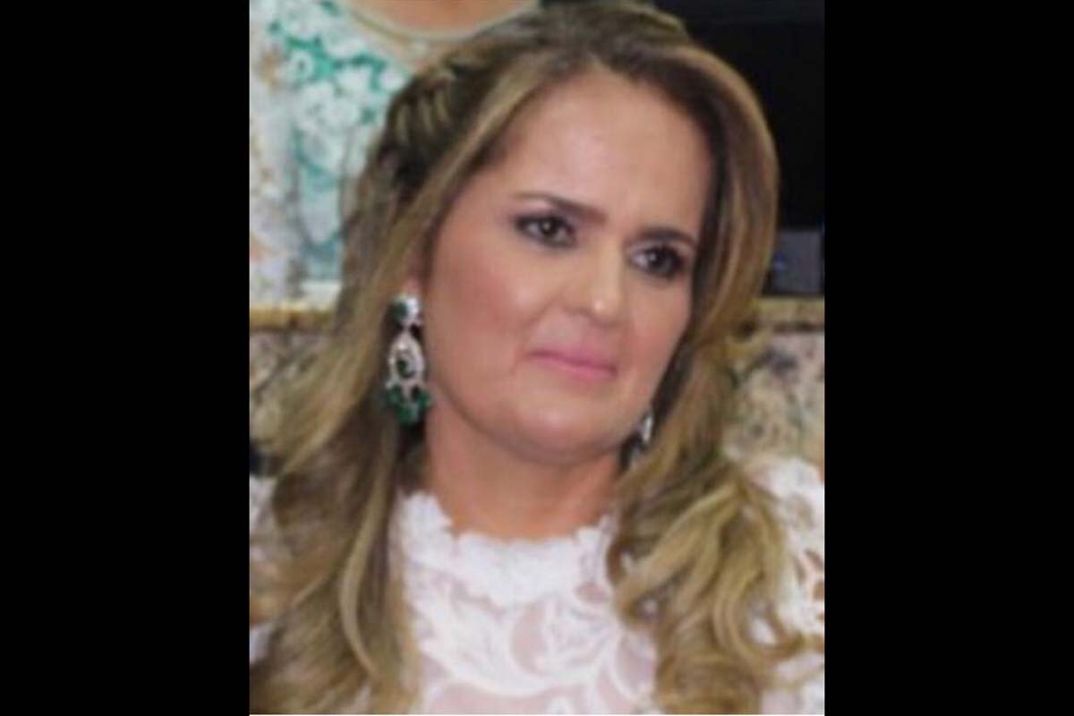 A aniversariante da semana, Lucia Mendonça.