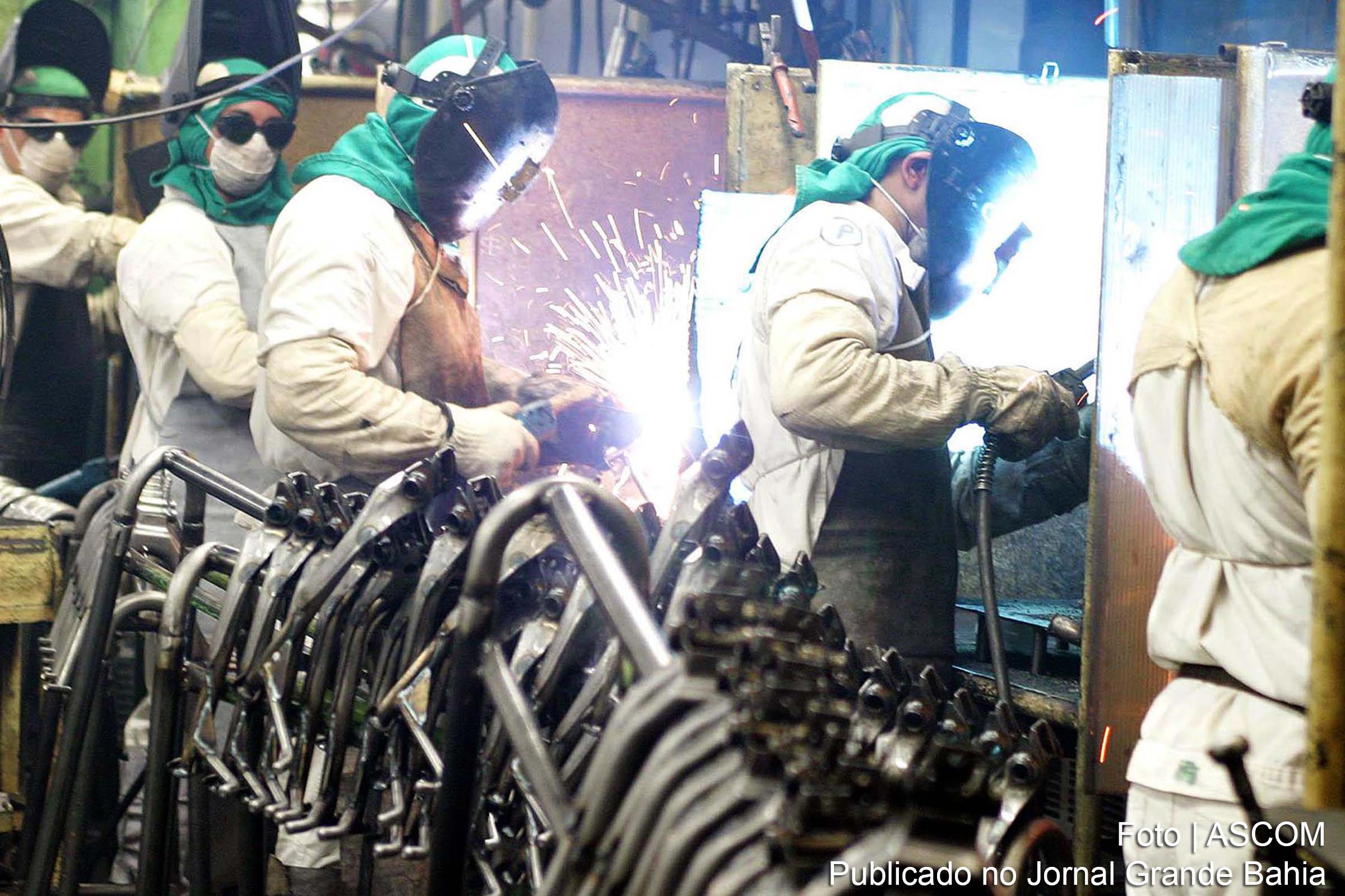 Onze locais têm alta na produção industrial em fevereiro, diz IBGE.