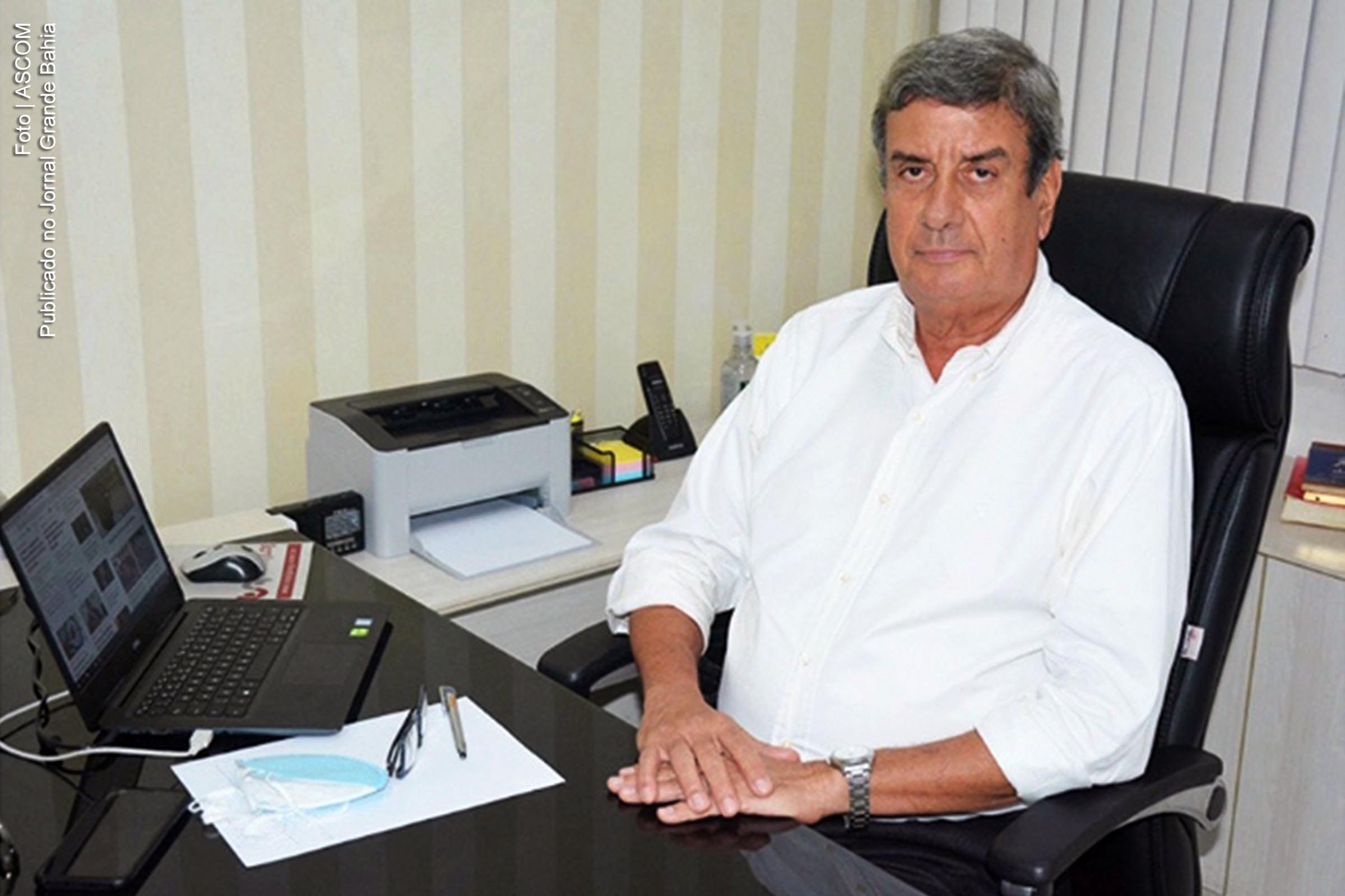 Prefeito Colbert Martins adota medidas de austeridade com redução de salários e gratificações.