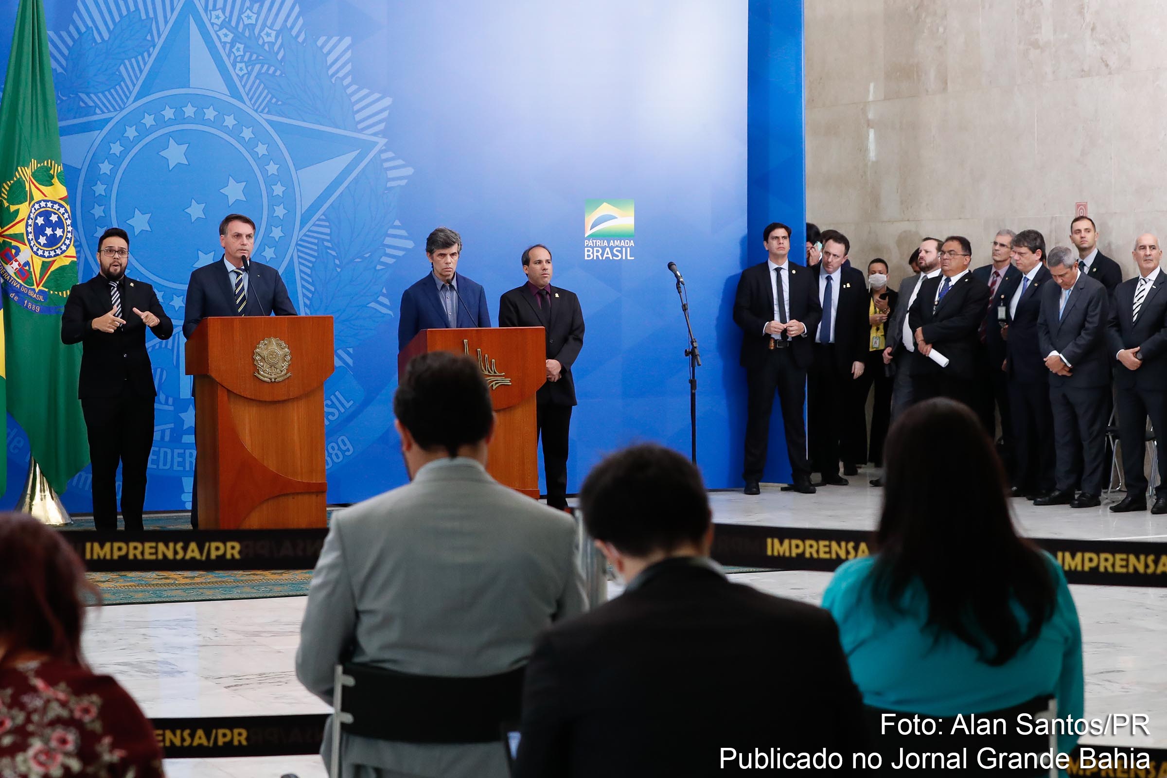 Presidente Jair Bolsonaro anuncia médico oncologista Nelson Teich como Ministério da Saúde.