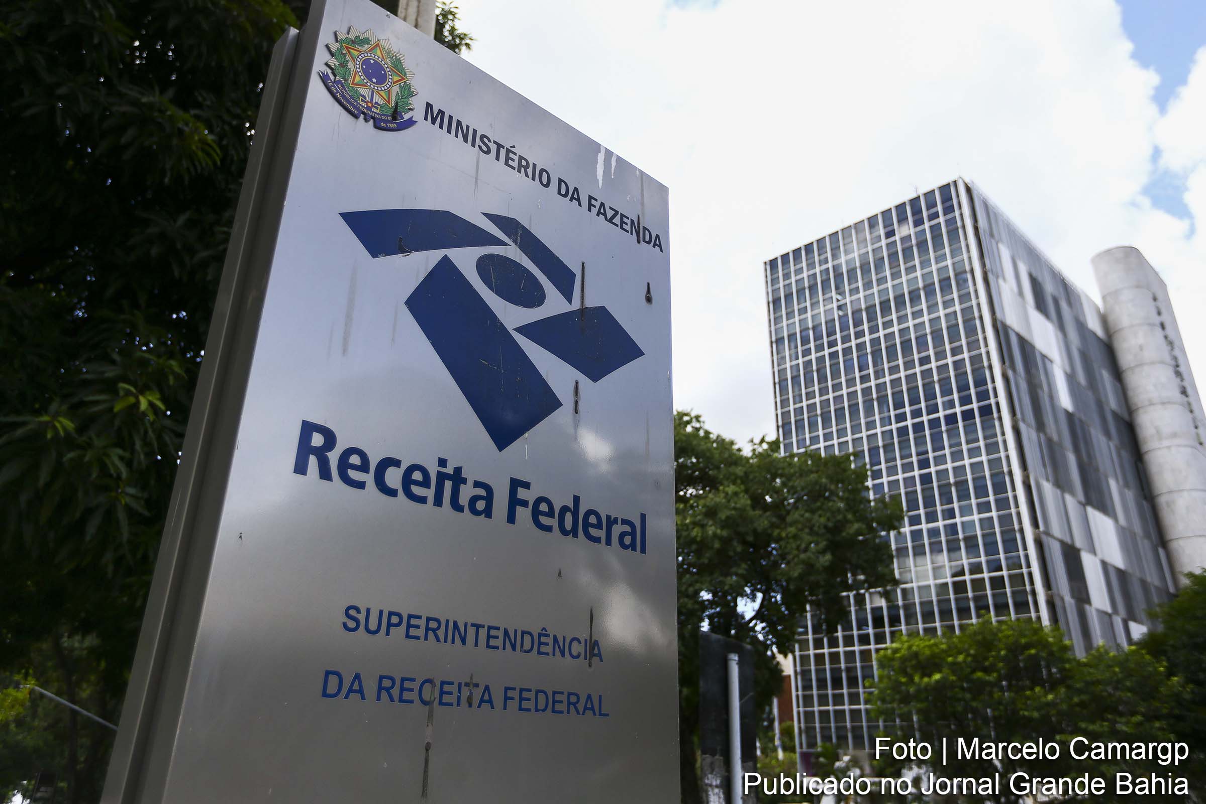 Receita regulariza CPFs com pendências para pagamento de auxílio.