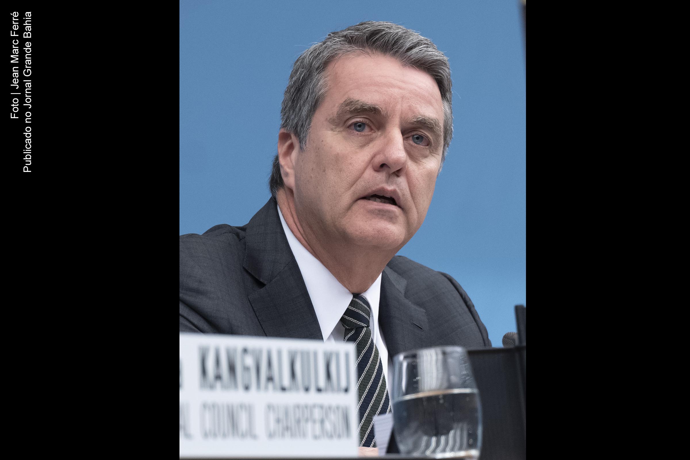 Roberto Carvalho de Azevêdo é um diplomata brasileiro, atual diretor-geral da Organização Mundial do Comércio (OMC).