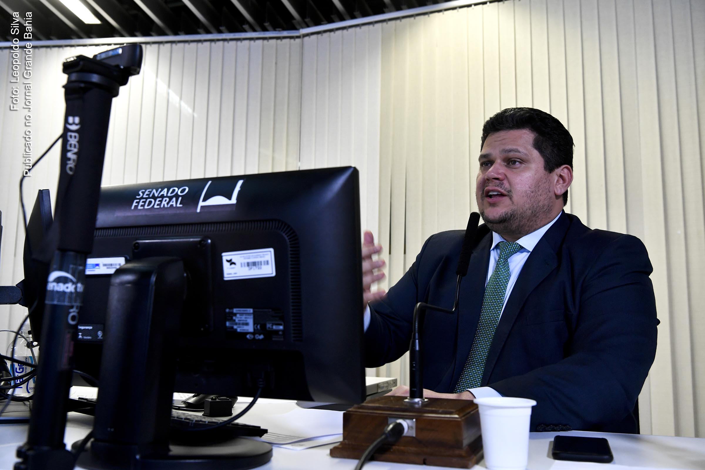 Proposta do Governo Bolsonaro de apoio financeiro aos estados e municípios prevê congelamento de salários até 2021