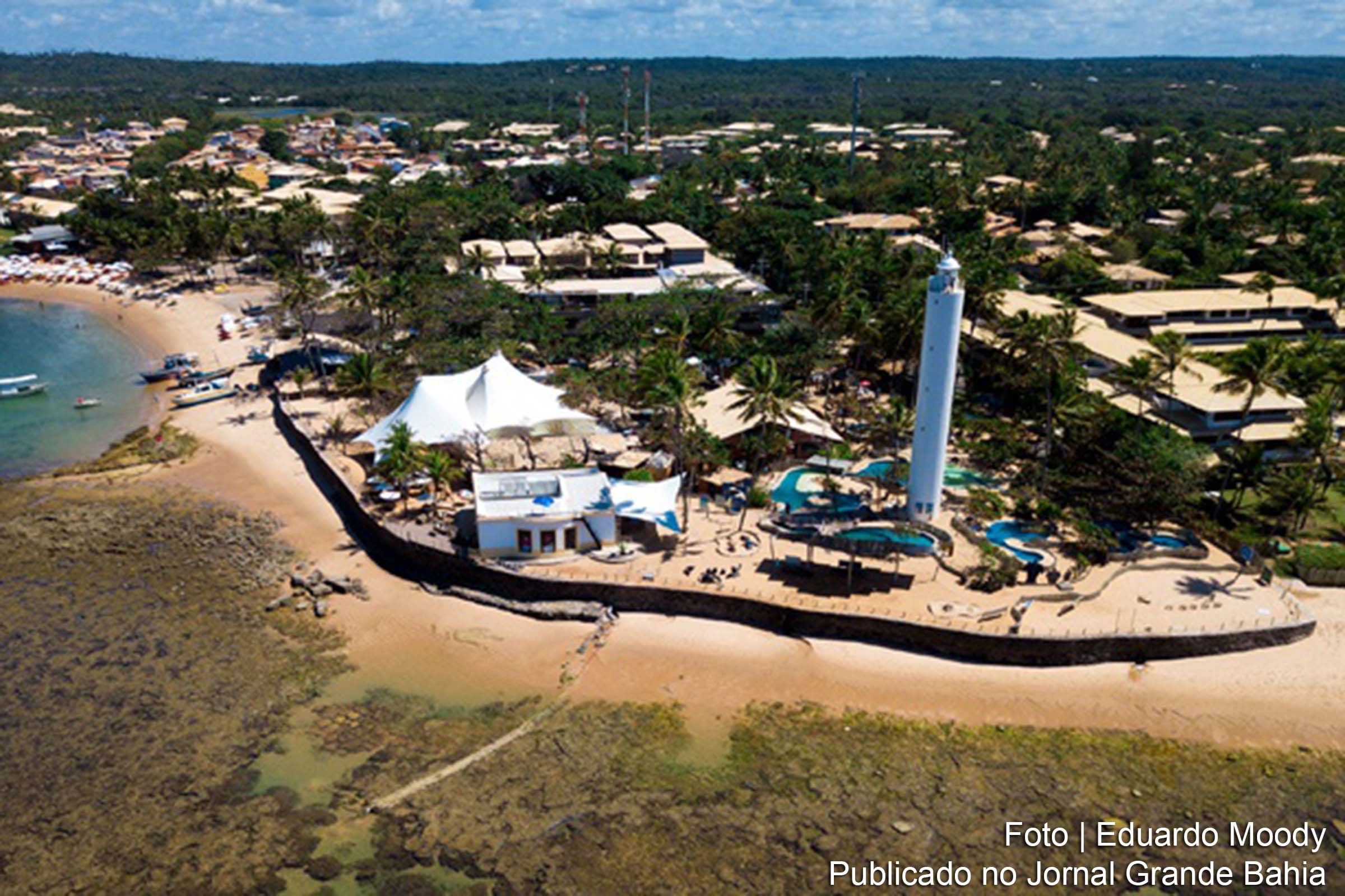 Vista aérea do Projeto Tamar em Praia do Forte.