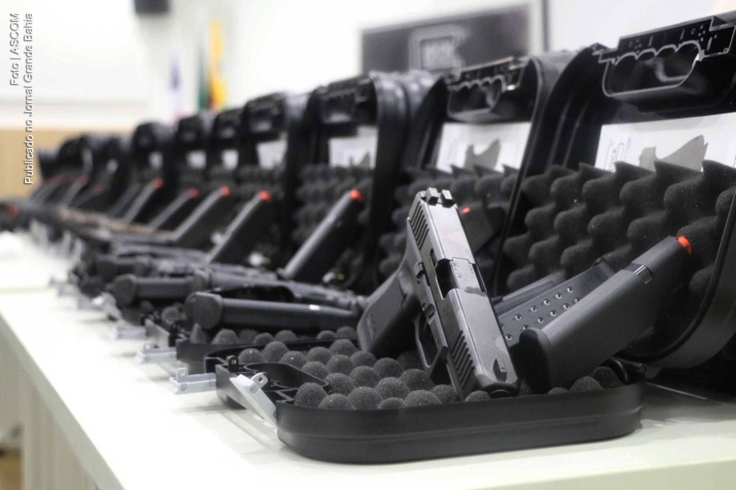 Armamentos são entregues pelo Governo da Bahia às forças de segurança.