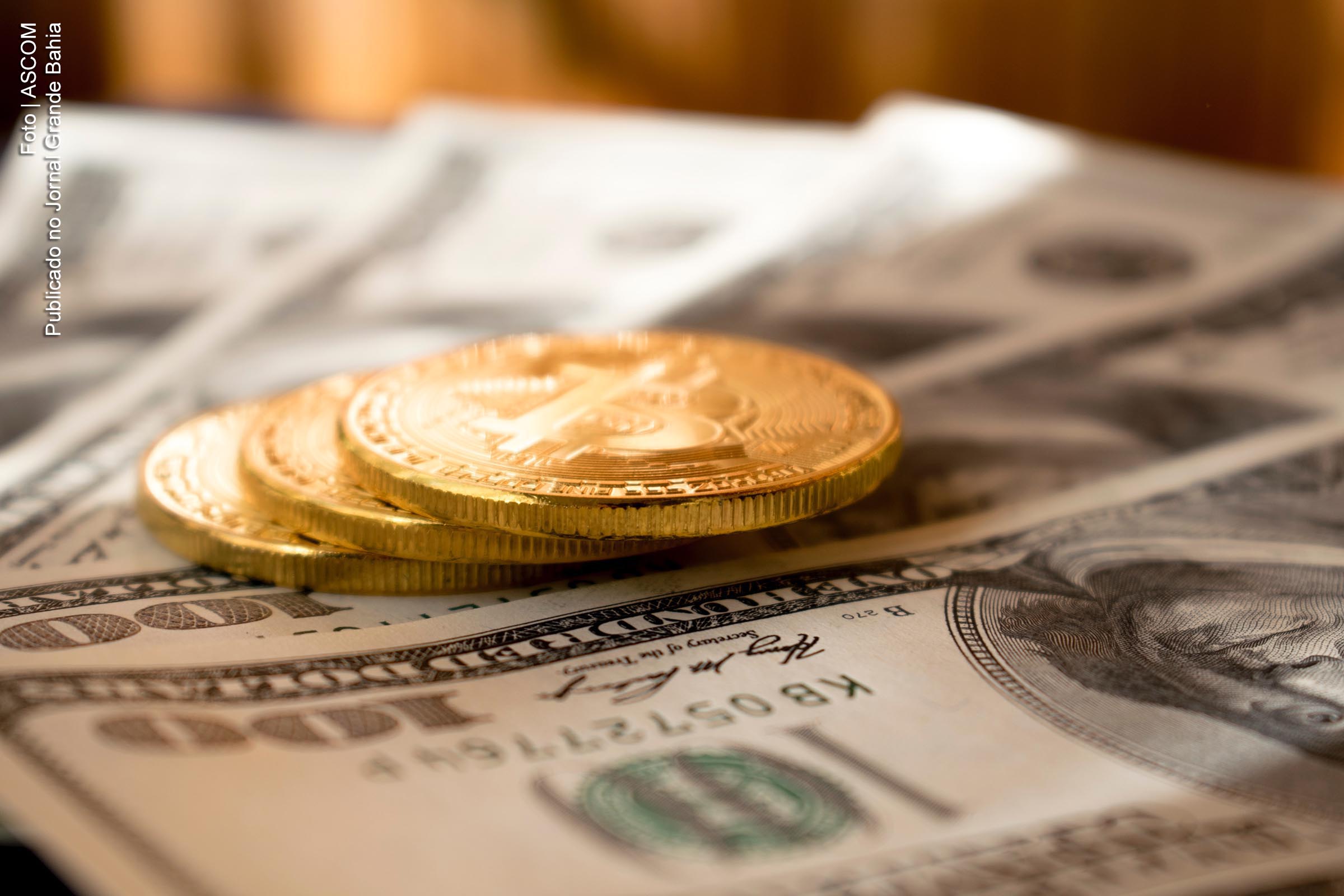 Dólar mantém alta com início da investigação criminal contra presidente Jair Bolsonaro.