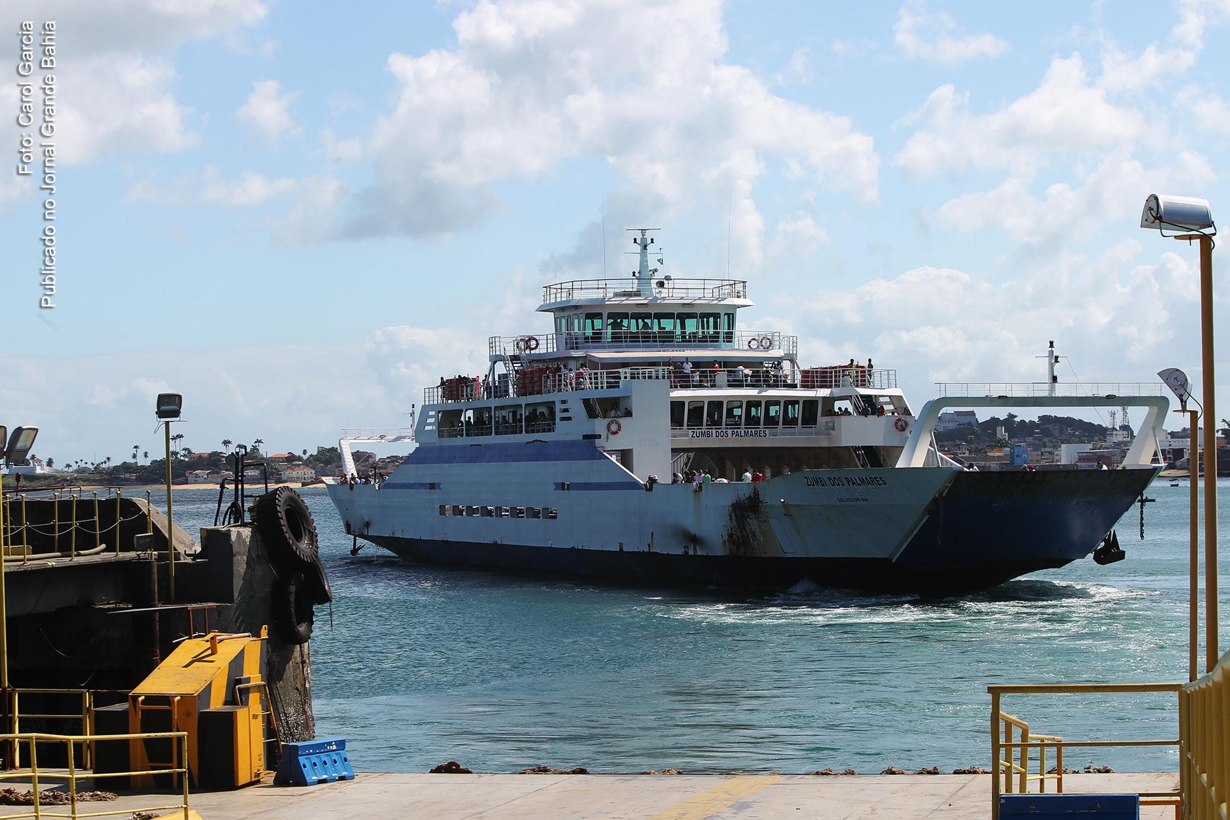 Embarcação do Sistema Ferry-boat Salvador-Ilha de Itaparica.