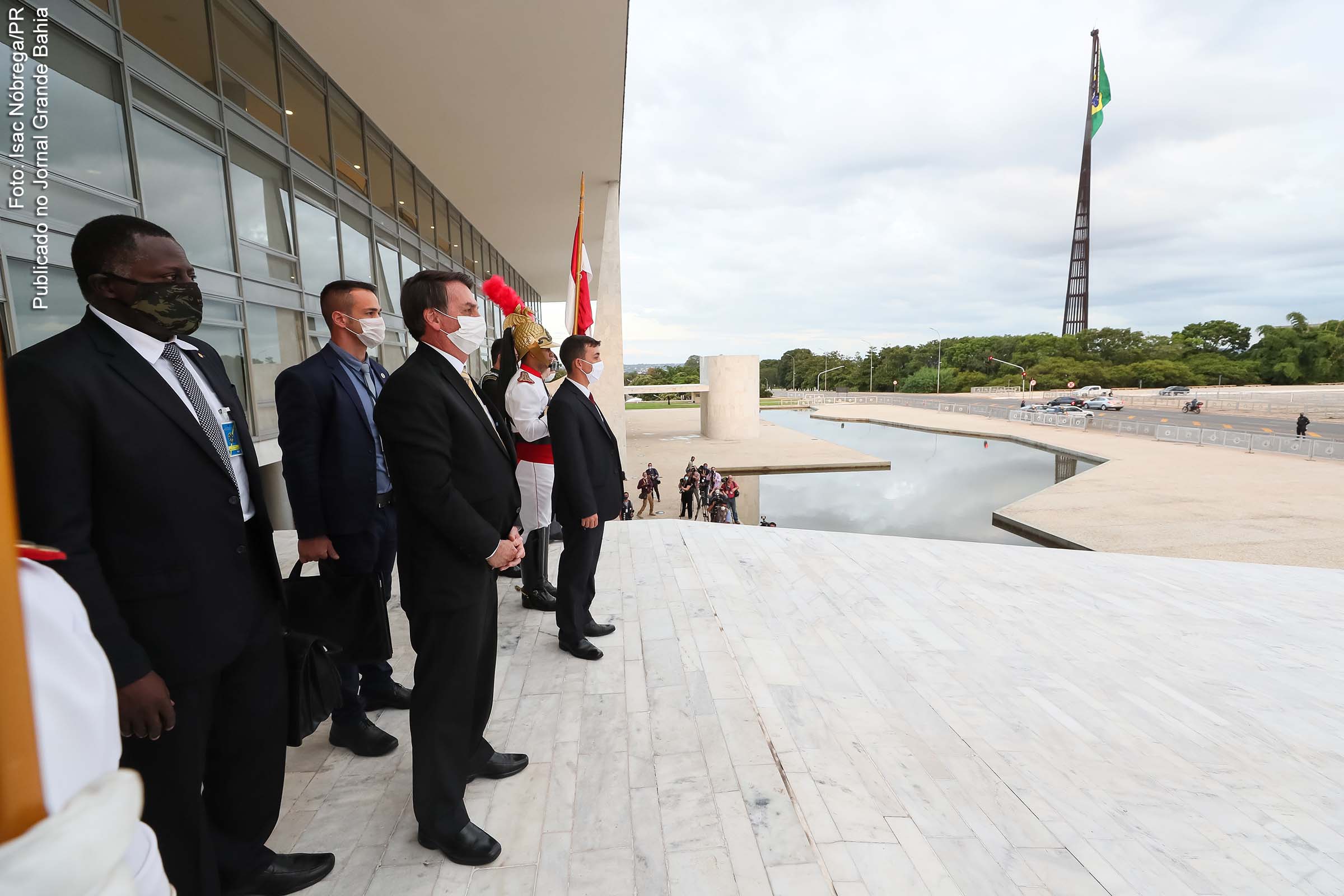 O ronco dos fracos | Editorial da Folha S.Paulo