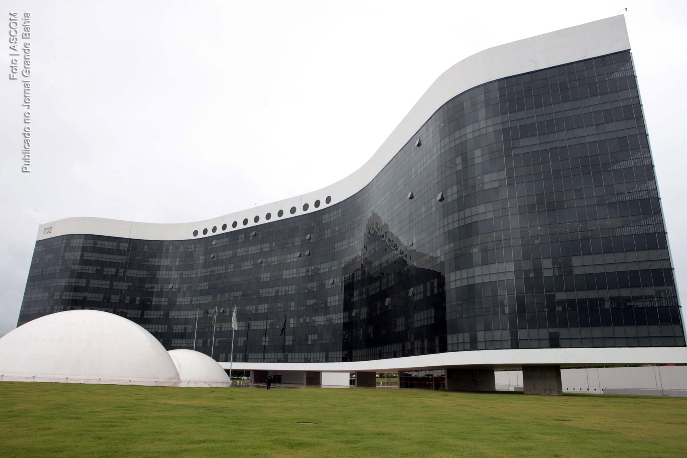 Presidentes do Senado, da Câmara dos Deputados e do TSE discutem eleições 2020