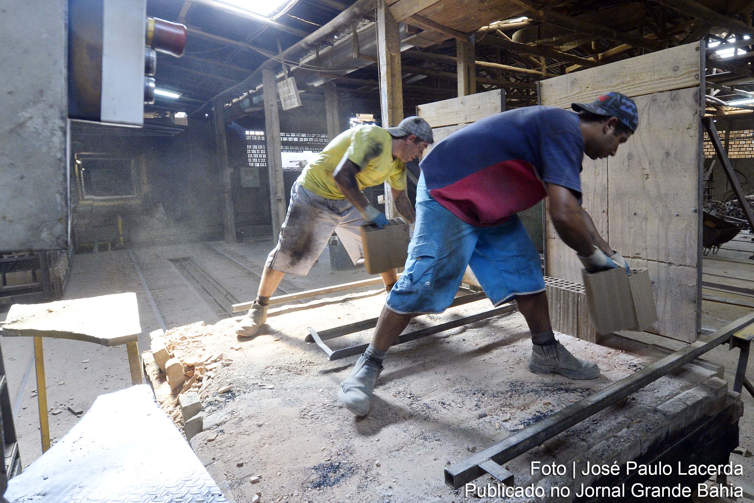 A população ocupada ficou em 89,2 milhões de pessoas no trimestre finalizado em abril de 2020.