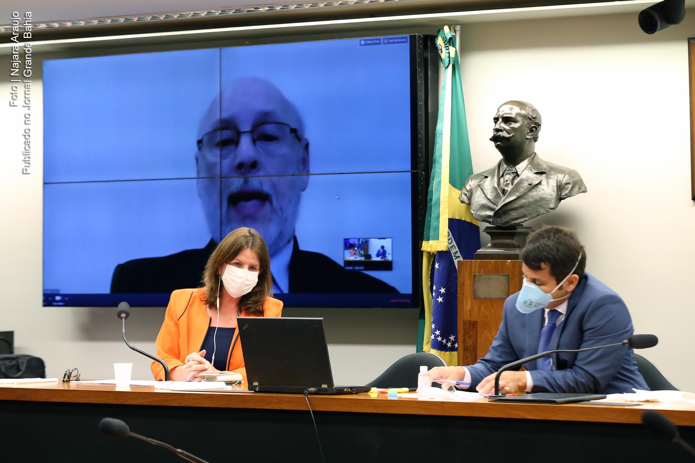 Especialistas em virologia defendem ampliação da testagem da população para combater Covid-19, mas alertam que testes rápidos podem dar falso negativo se feitos precocemente.