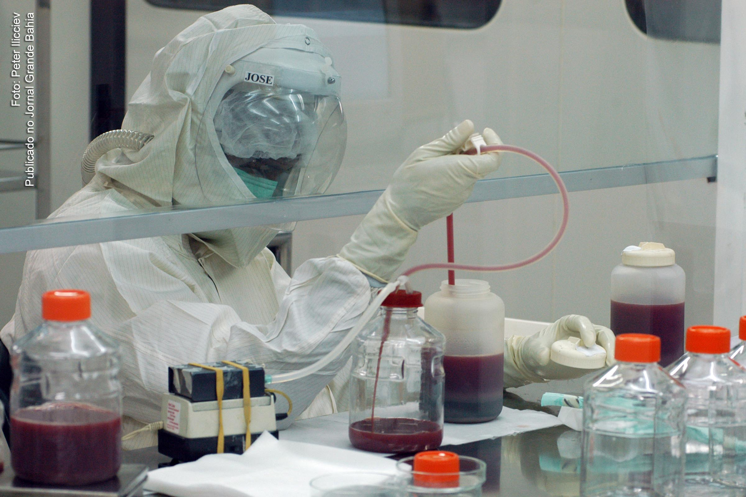 Técnico da Fiocruz realiza estudo sobre infecção viral,