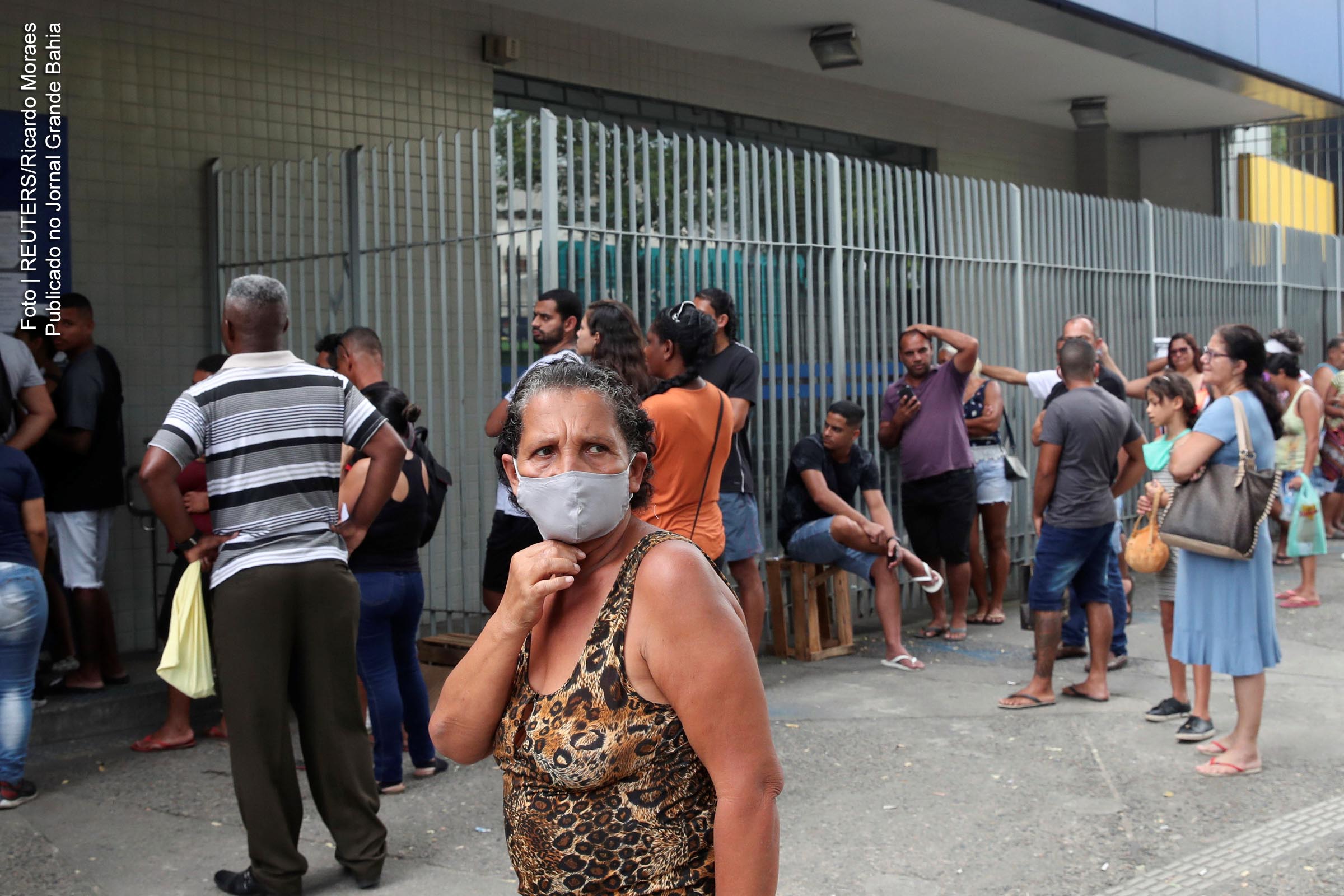 Presidente Jair Bolsonaro diz que Auxílio Emergencial do Trabalhador será estendido com valor menor; Caixa Econômica libera pagamento da segunda parcela