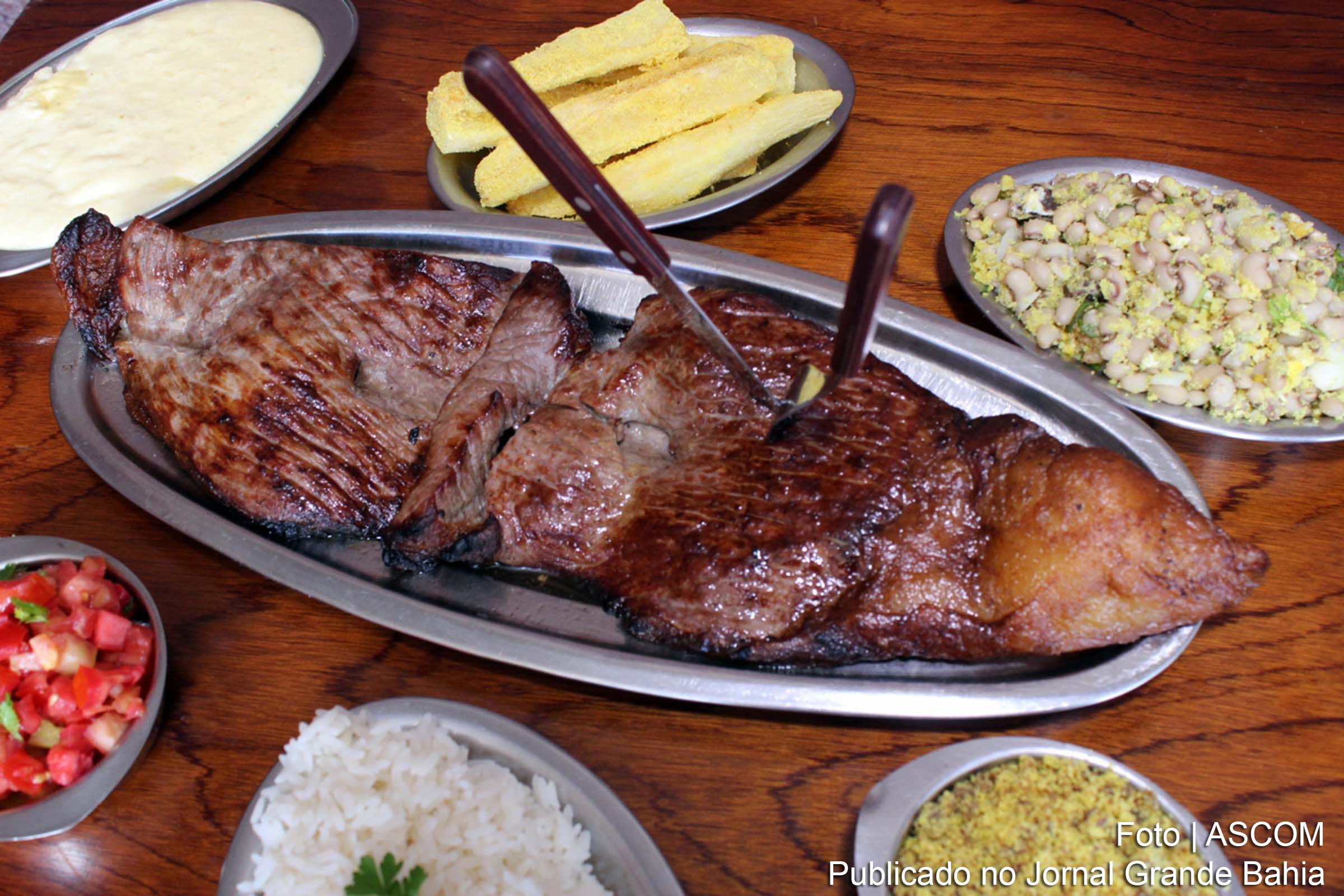 Em Feira de Santana, do sotisficado restaurante ao barzinho, a carne do sol está sempre nos cardápios.