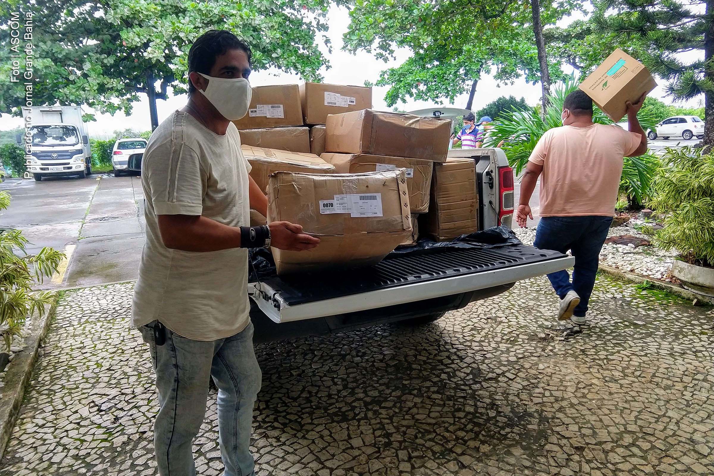 Máscaras estão sendo distribuídas pelo Governo da Bahia para ampliar a segurança de populações vulneráveis contra o Coronavírus.