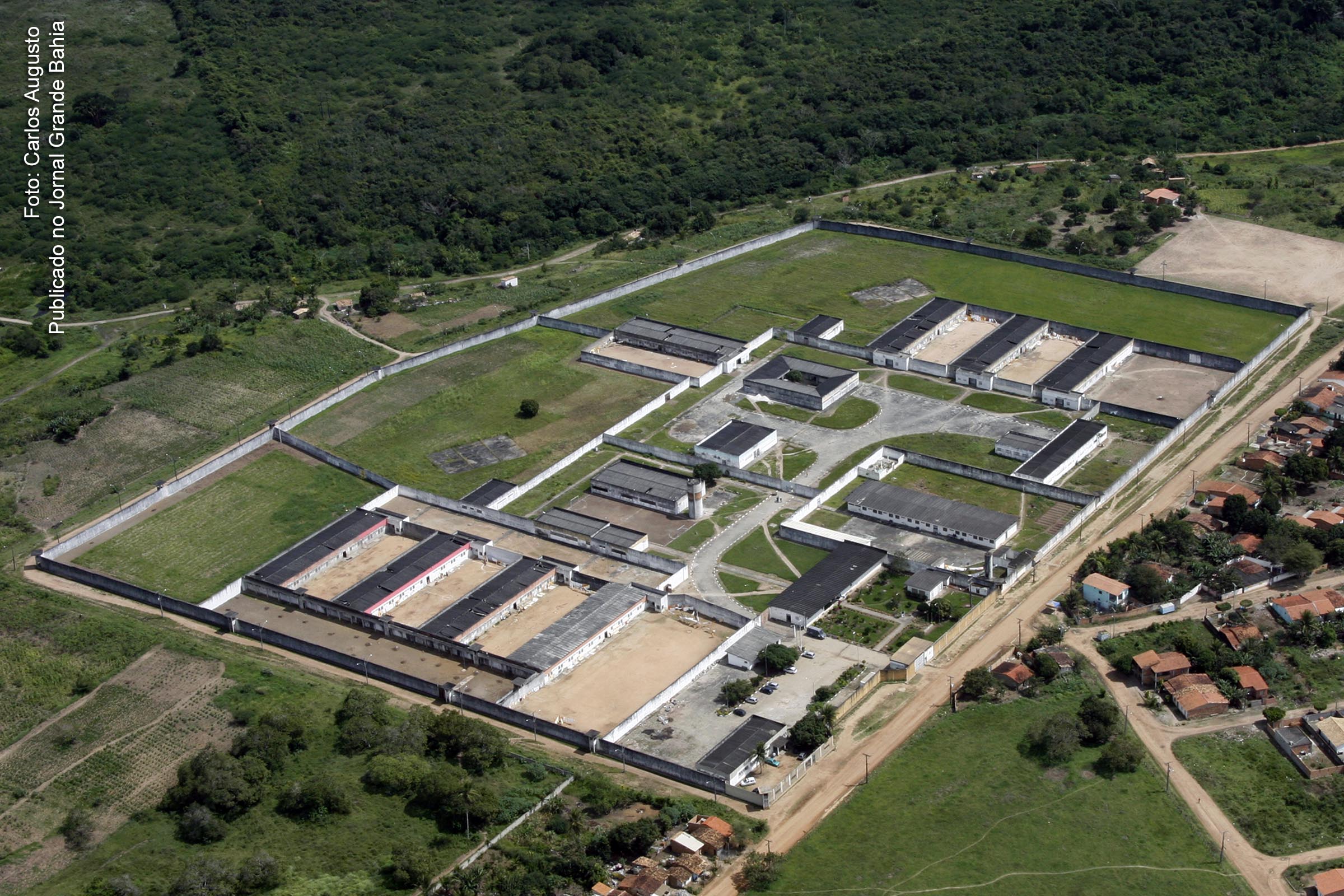 Vista aérea do Presídio Regional de Feira de Santana.