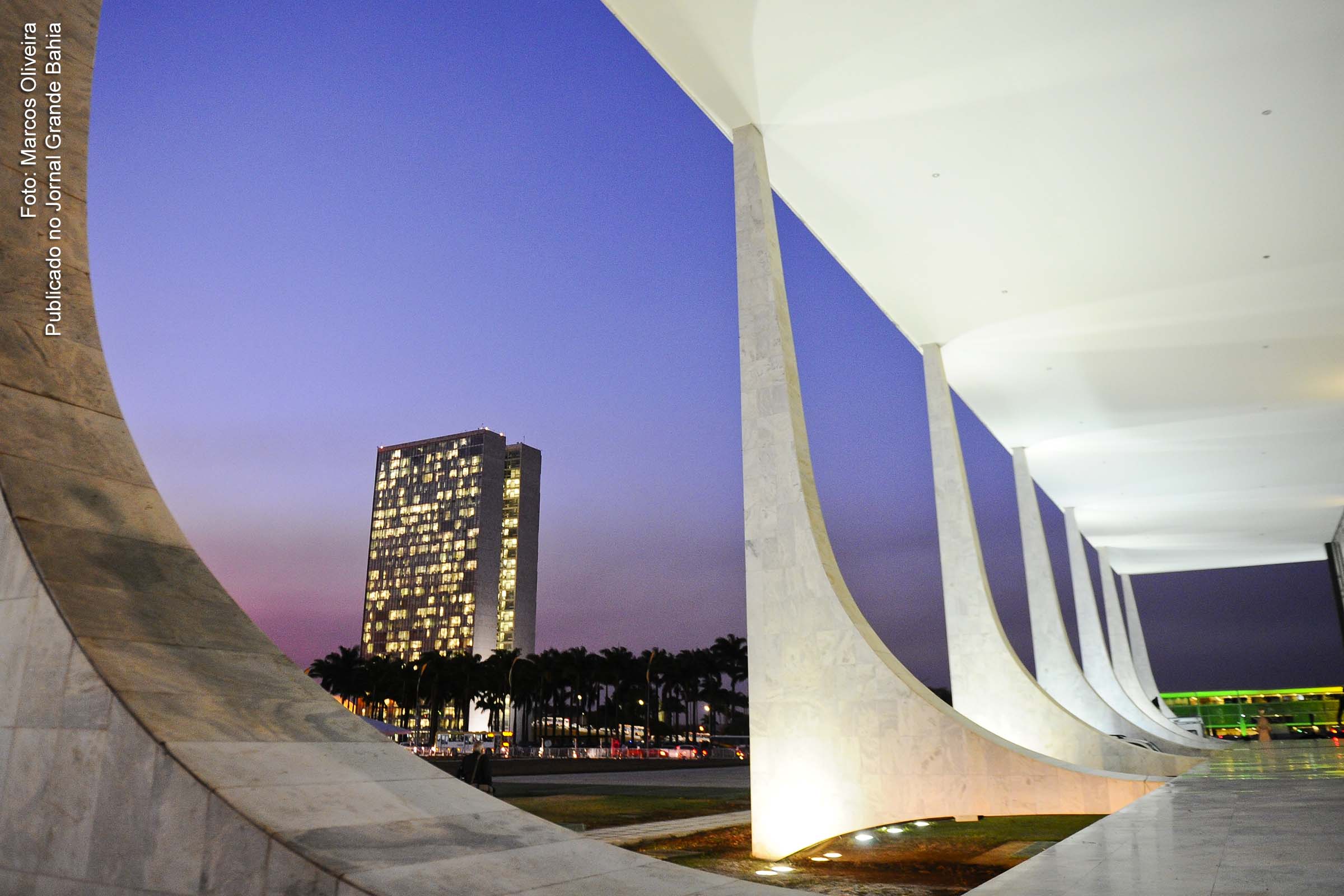 Vista do Congresso Nacional e do Palácio do Planalto, a partir do STF.
