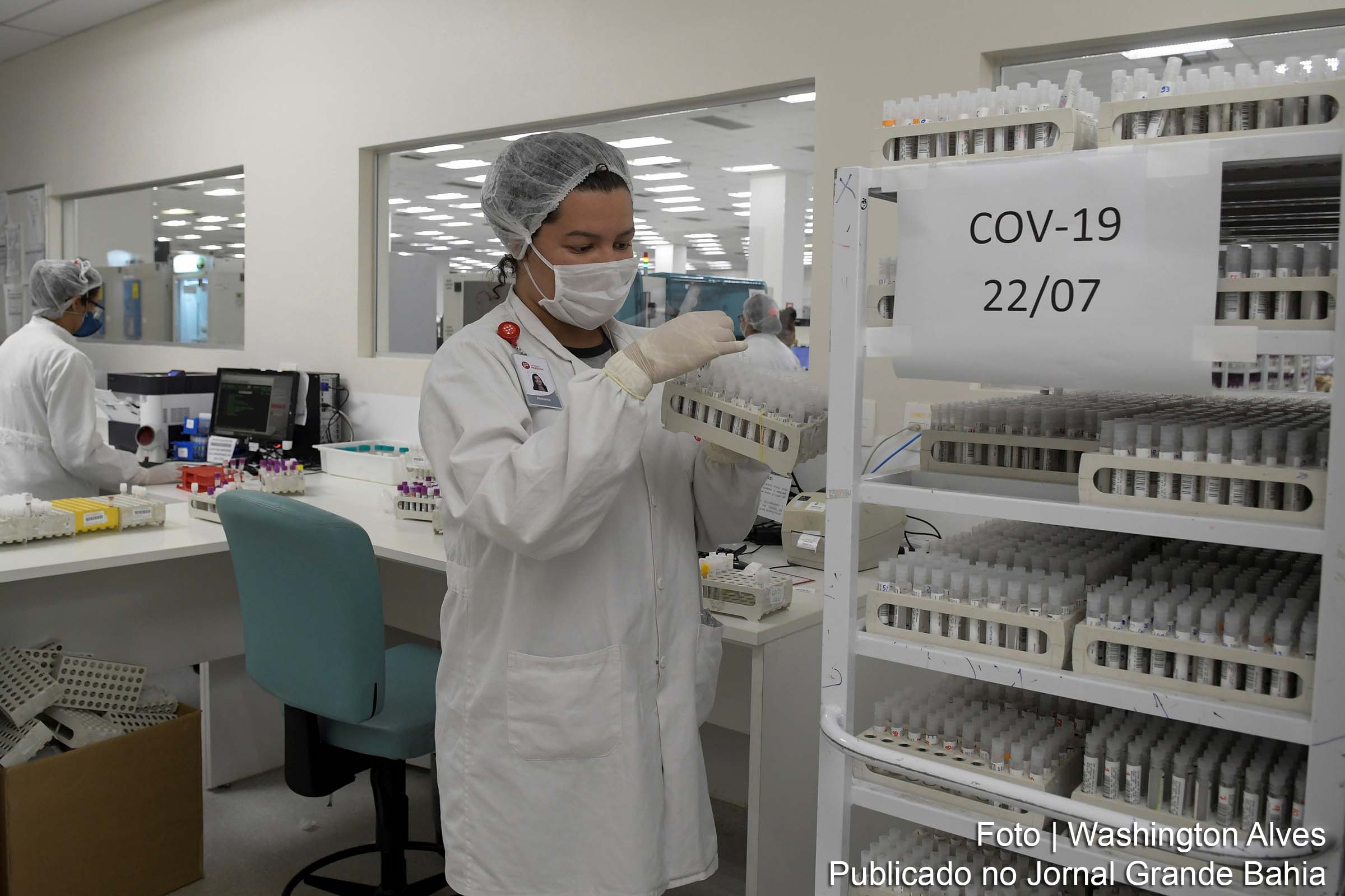 Brasil chegou a 2.610.102 casos acumulados de Covid-19. Nas últimas 24 horas, foram registradas mais 57.837 pessoas infectadas.