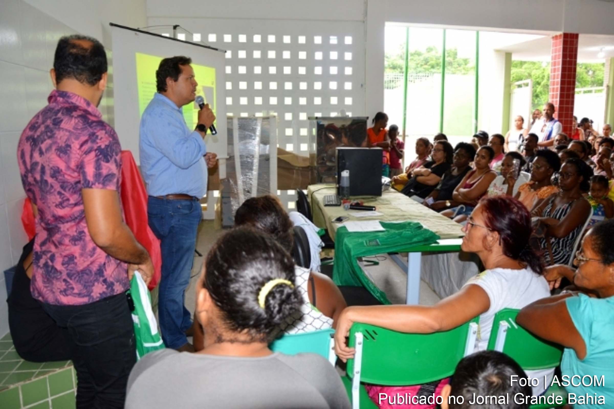 A Escola Cívico-Militar Municipal Quinze de Novembro, do Distrito de Jaíba, única da Bahia contemplada pelo Programa Nacional das Escolas Cívico-Militares.