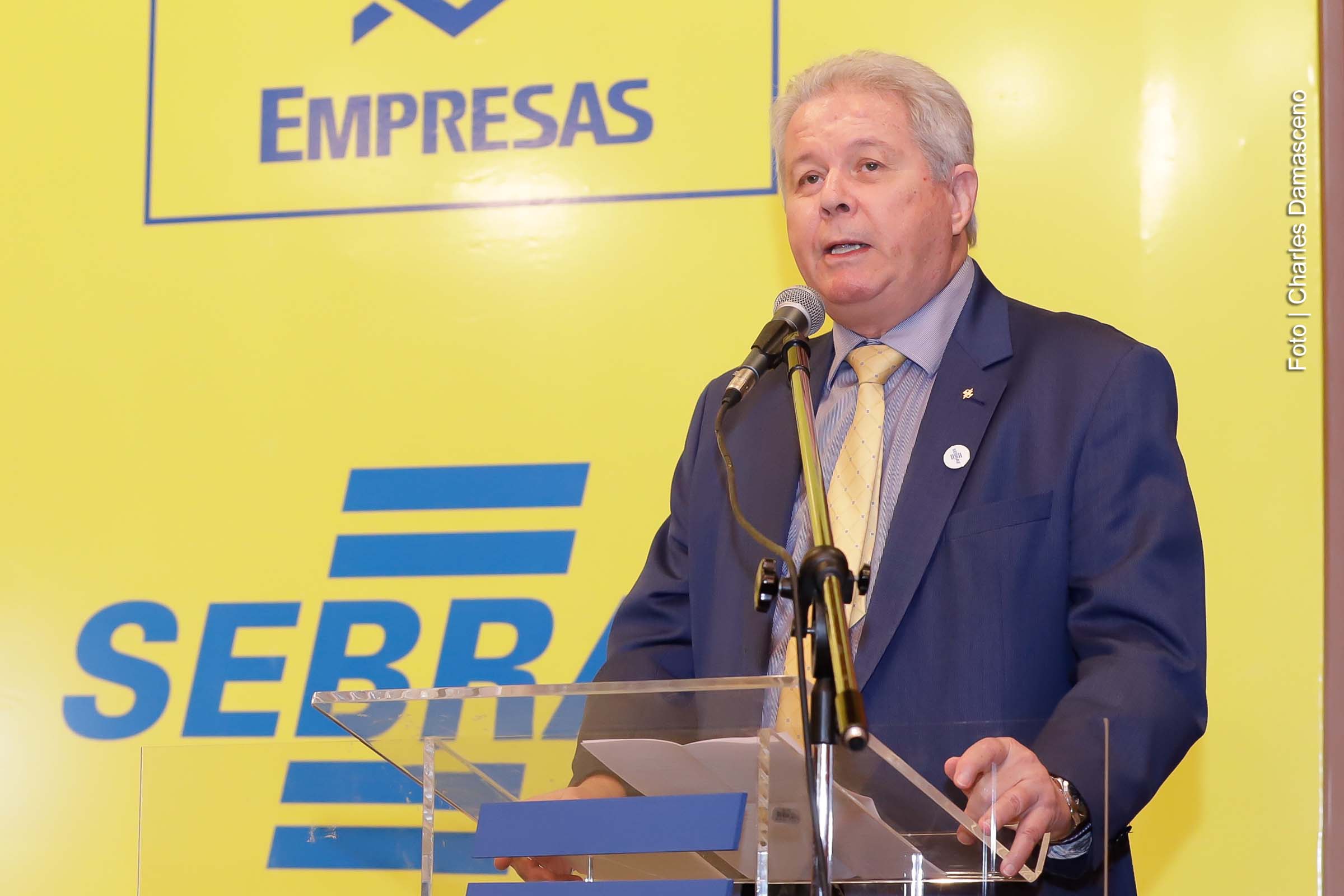 Rubem de Freitas Novaes é um economista e professor universitário brasileiro. É presidente demissionário do Banco do Brasil, tendo sido nomeado pelo presidente Jair Bolsonaro após indicação do ministro Paulo Guedes.