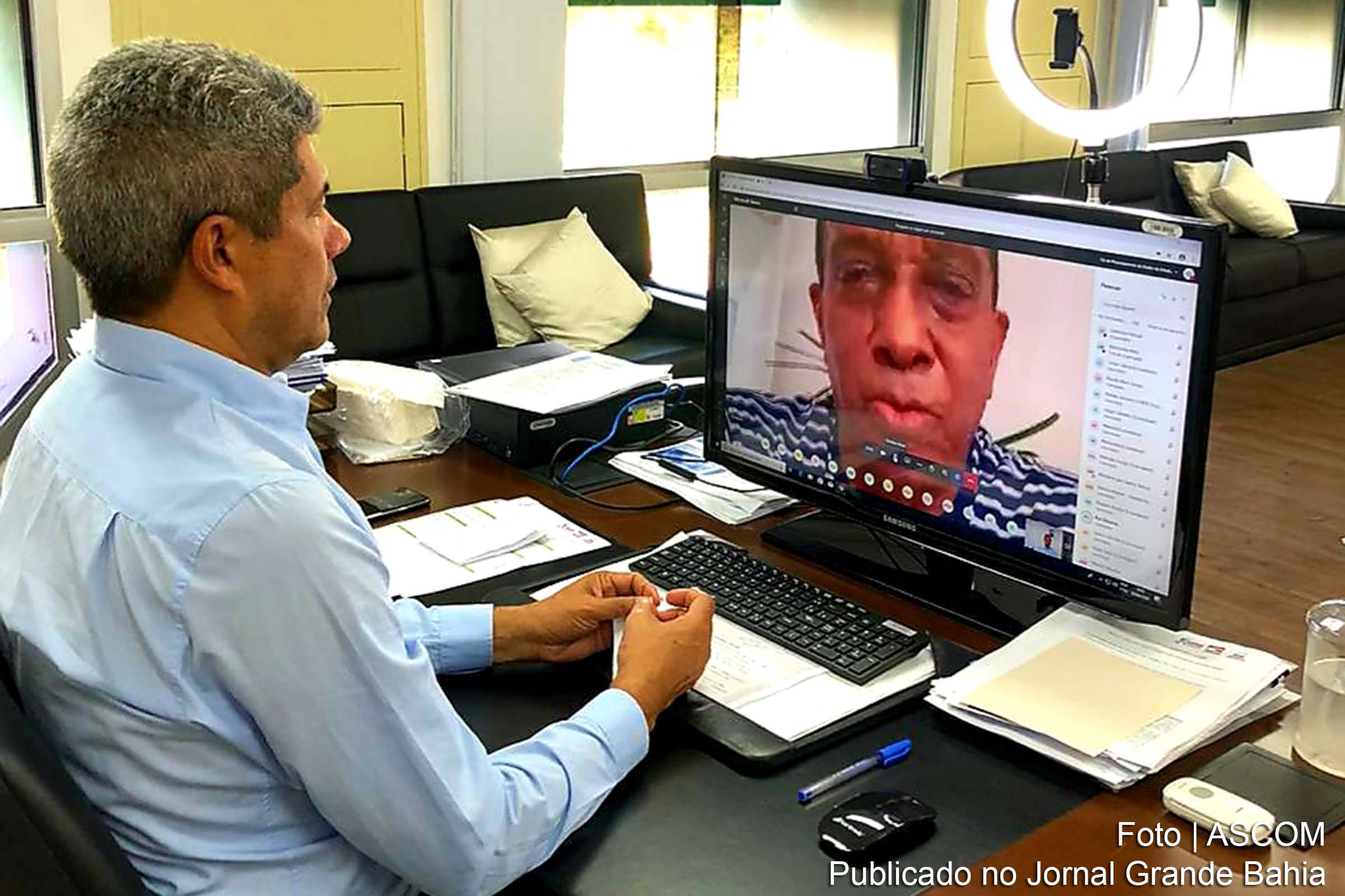 Secretário estadual Jerônimo Rodrigues e Rui Oliveira, presidente da APLB.
