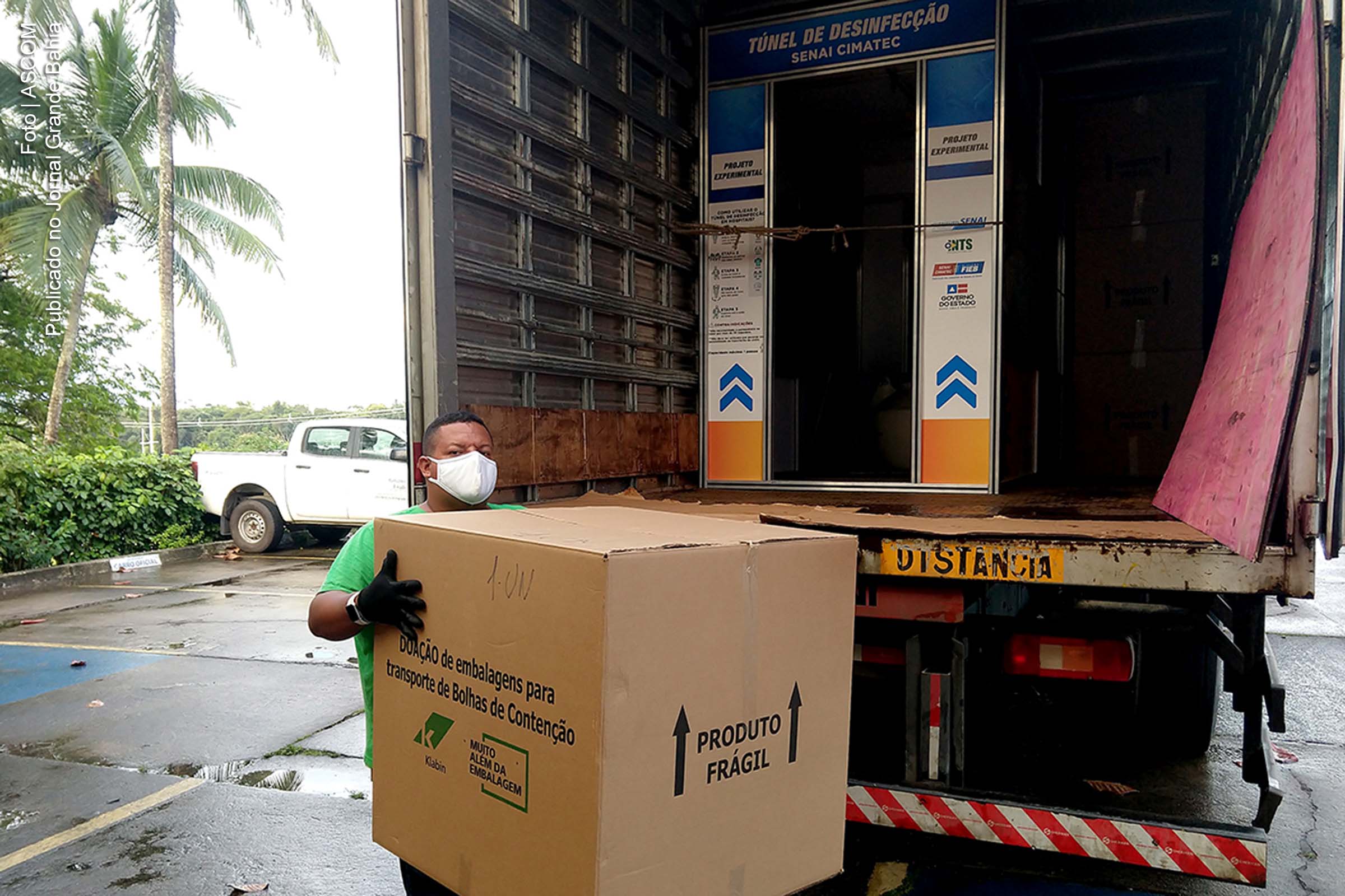 Unidades hospitalares em Guanambi, Bom Jesus da Lapa e Gandu passarão a contar com o equipamento, além de bolhas de contenção, máscaras de TNT e protetores faciais.