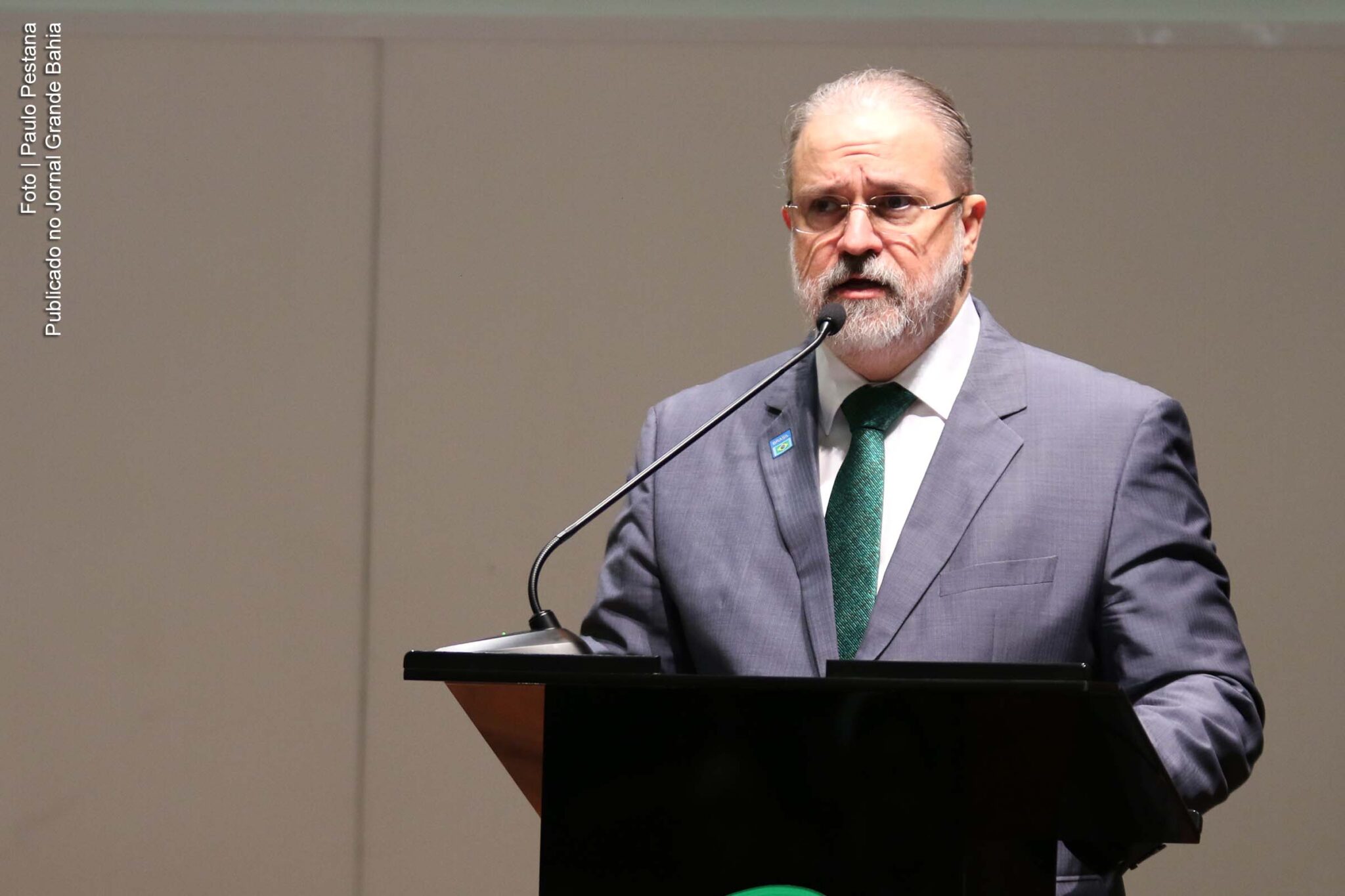 Ao STF, procurador-geral da República diz que decisão sobre reeleição de comandos da Câmara e Senado é assunto interno