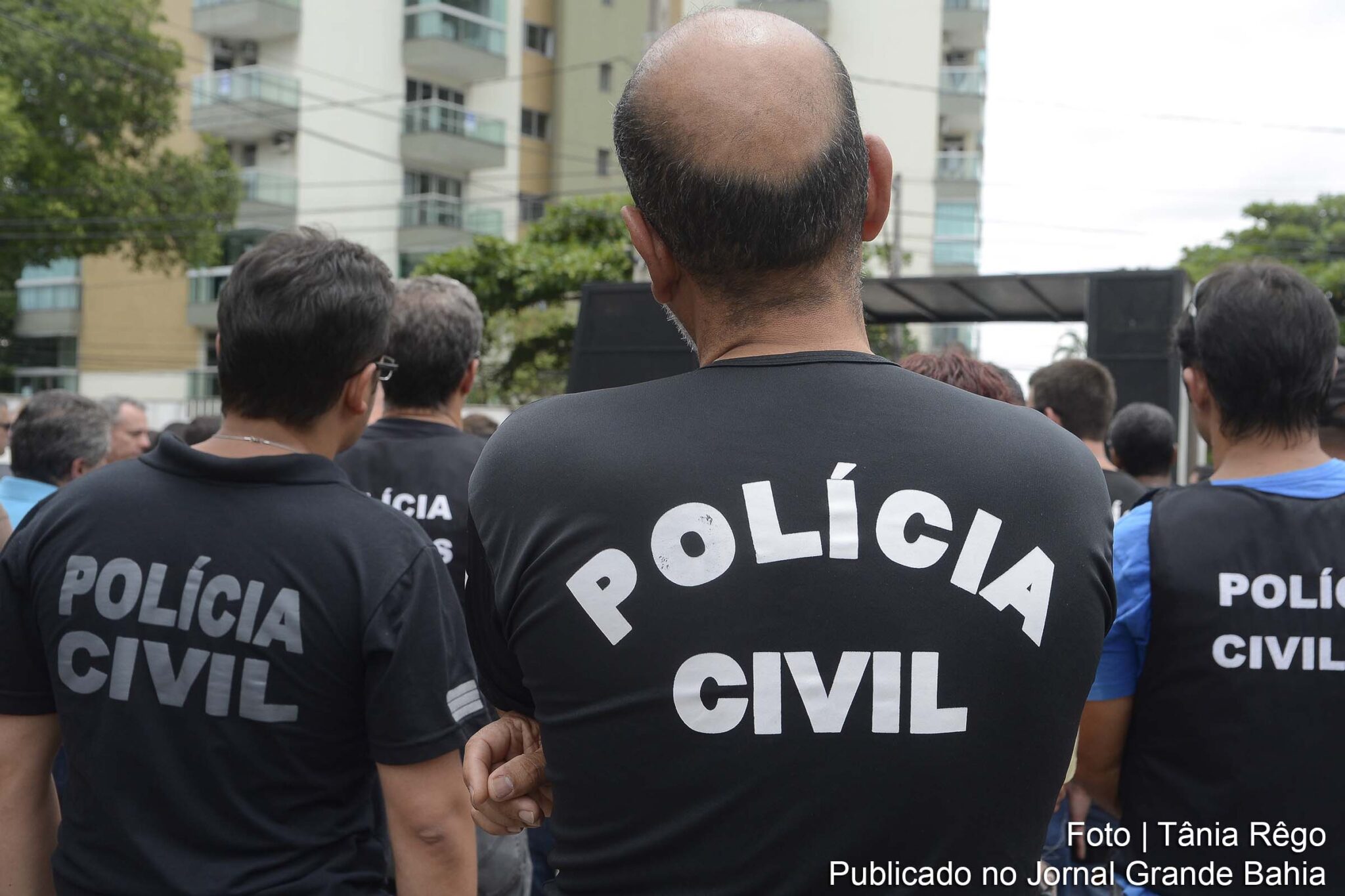 Polícia do Rio de Janeiro promove ação ostensiva contra criminosos.