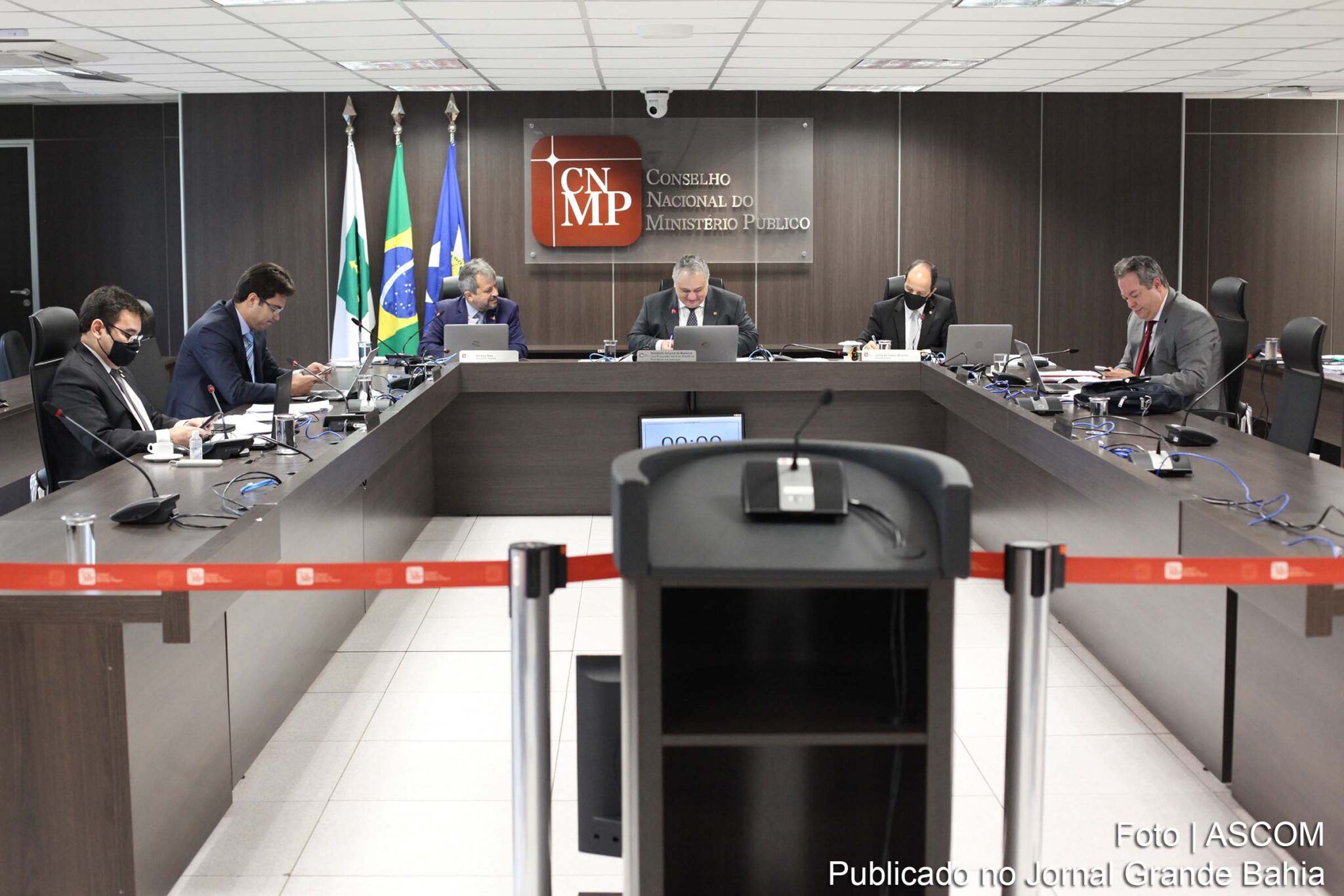 CNMP pune procuradora da República por posts ofensivos contra presidente Jair Bolsonaro