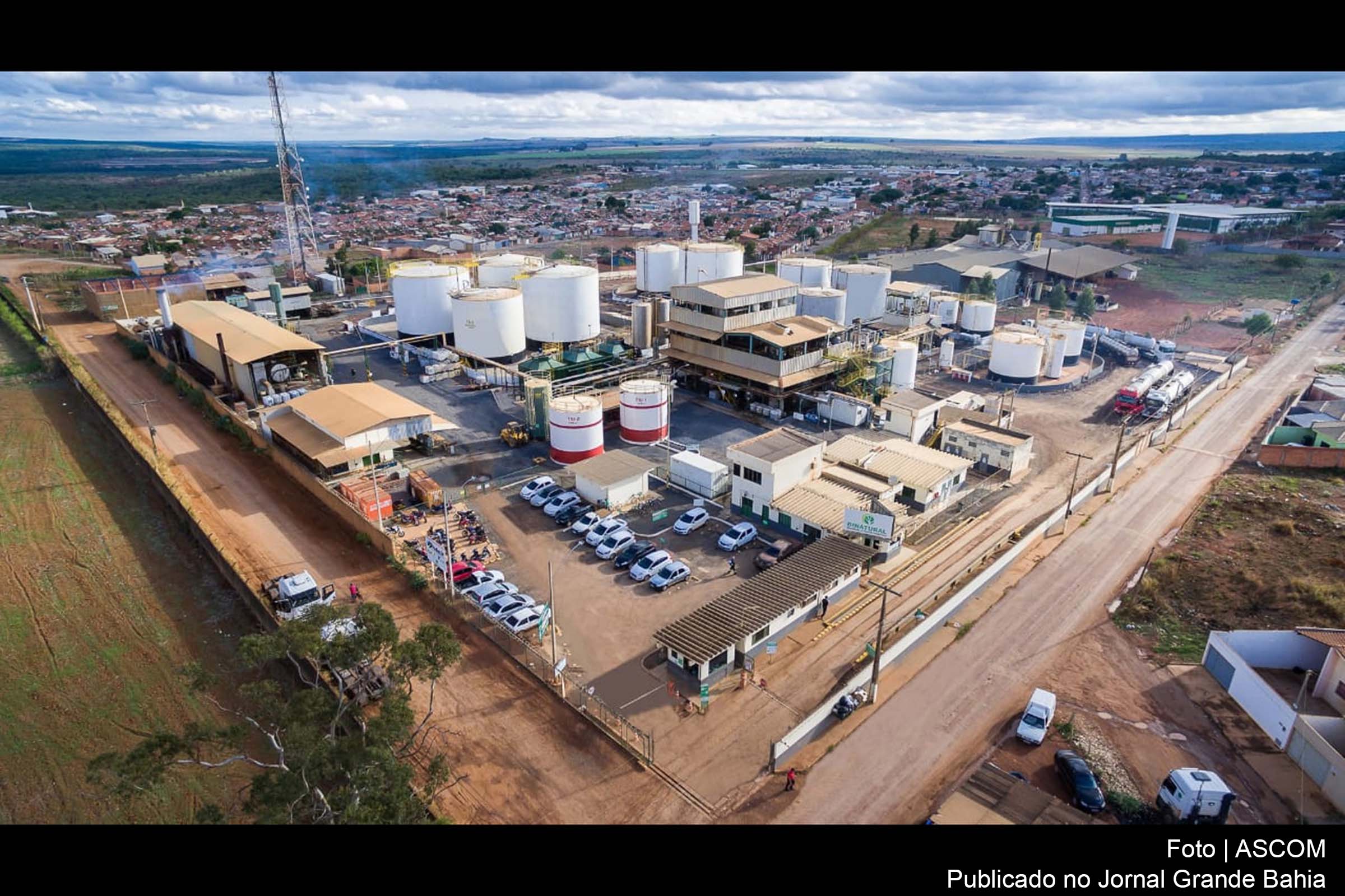 Vista aérea da unidade industrial da Binatural em Formosa, Goiás.