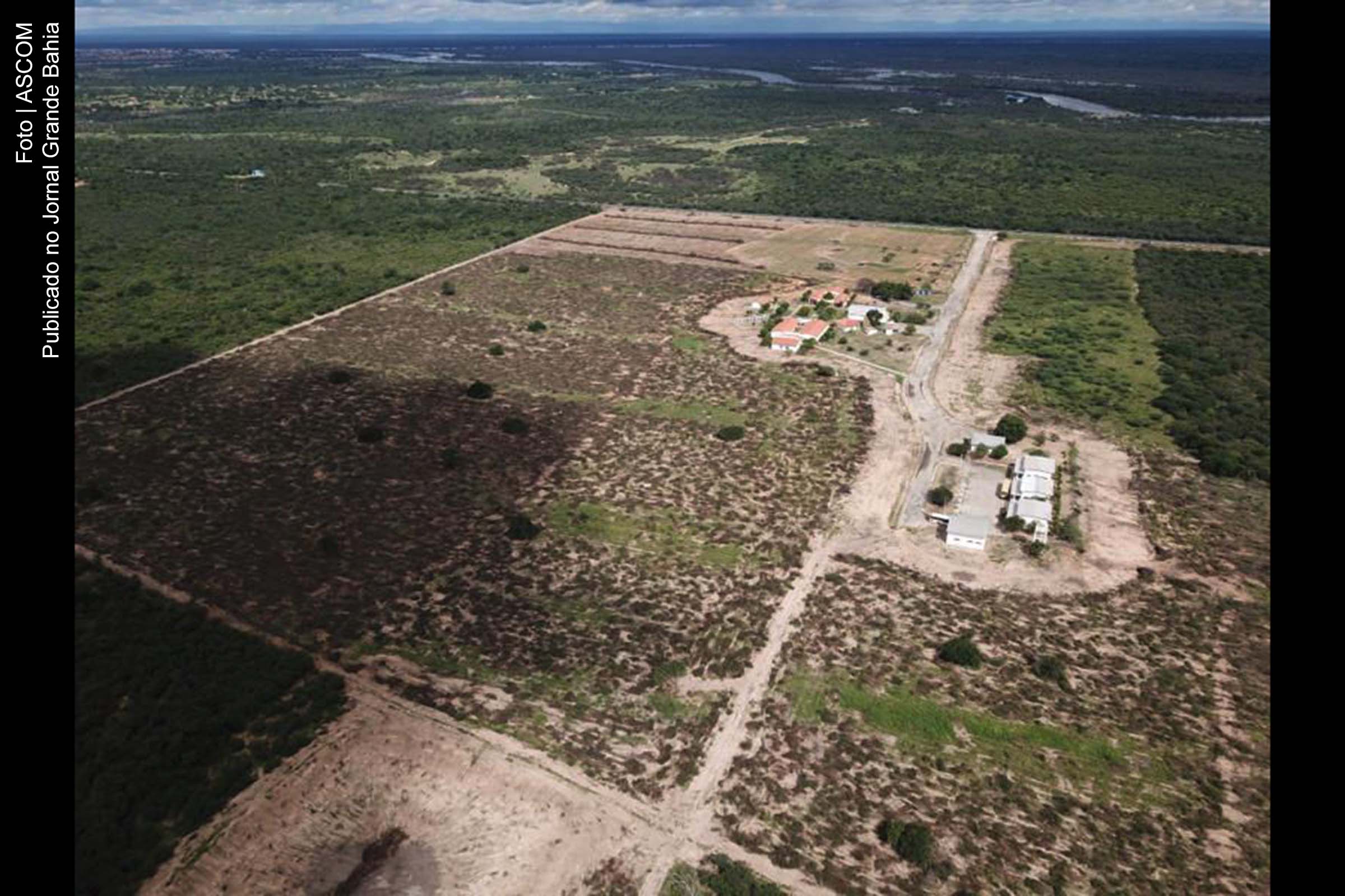 Vista aérea parcial do Polo Agroindustrial e Bioenergético situado Médio São Francisco da Bahia.
