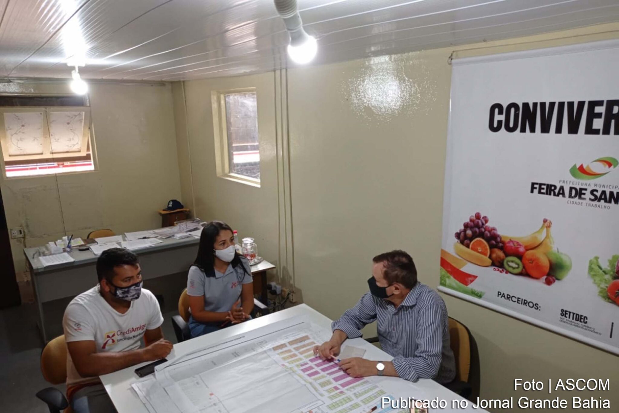 Banco do Nordeste, através do CrediAmigo, está ampliando a linha de crédito específica para os microempreendedores ambulantes cadastrados e que assinaram contratos com o Centro Comercial Popular de Feira de Santana.