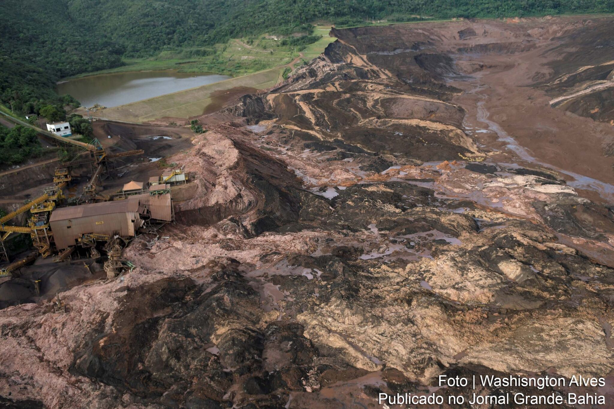Devastação humana e ambiental provocada por falhas na manutenção de barragem a montante da empresa Vale, em Brumadinho, Minas Gerais, ocorrida em 25 de fevereiro de 2019,