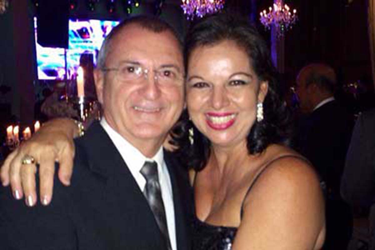 Rosa Adelia Silva em comemoração da sua data ao lado de Carlos Henrique.