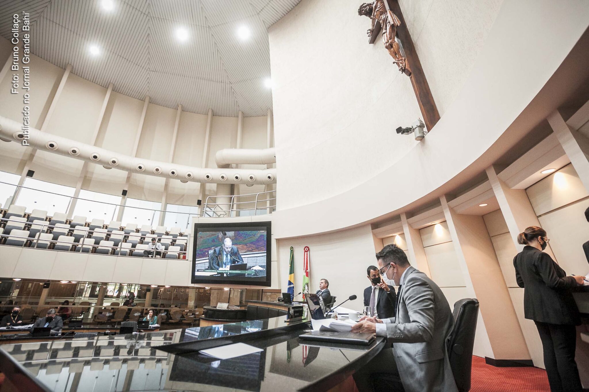 Santa Catarina: Por unanimidade, comissão autoriza abertura do processo de impeachment do governador Carlos Moisés da Silva e da vice-governadora Daniela Reinehr