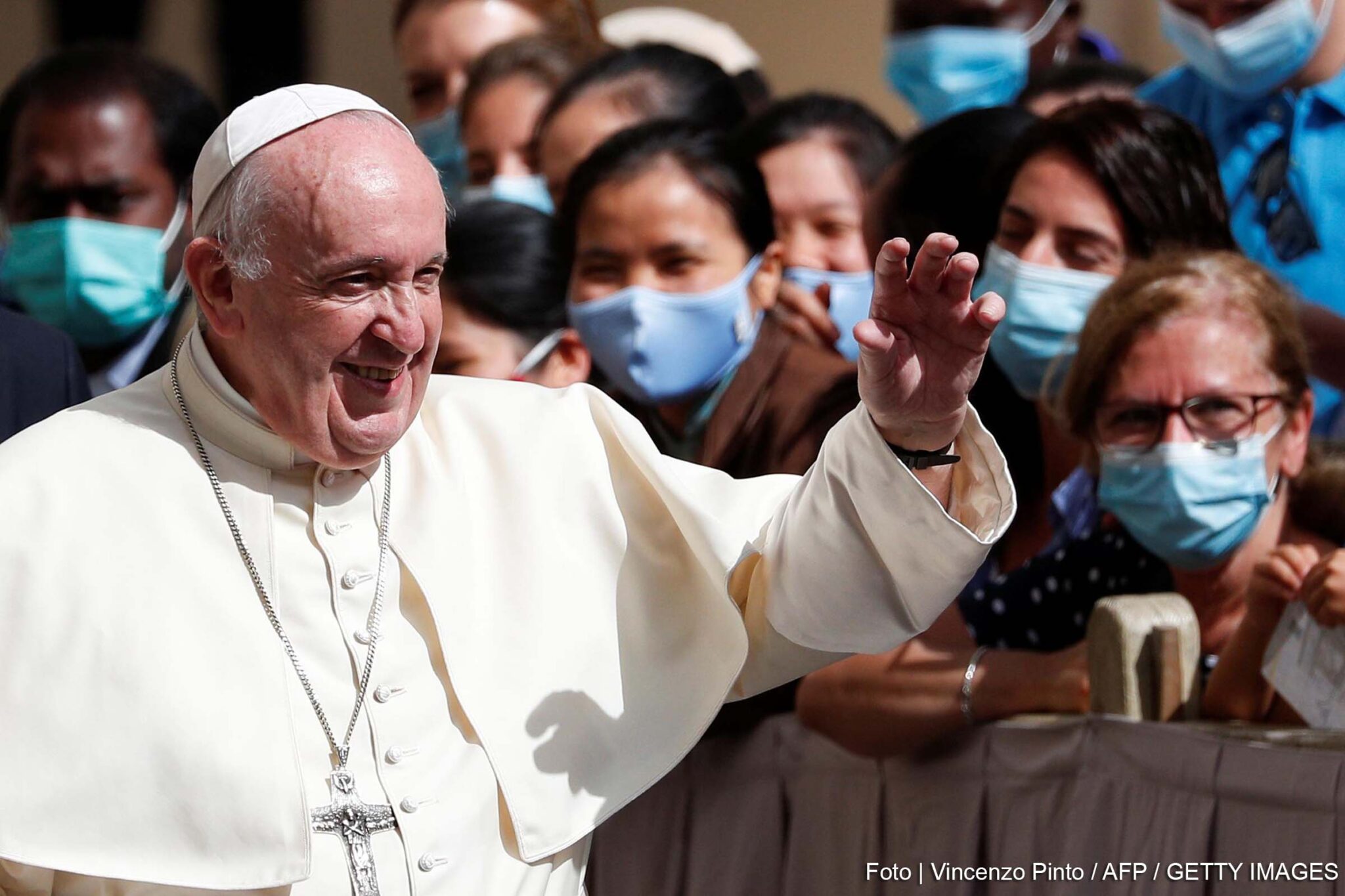 Em bênção semanal, Papa Francisco repetiu a reclamação frequente sobre a “praga” da fofoca.