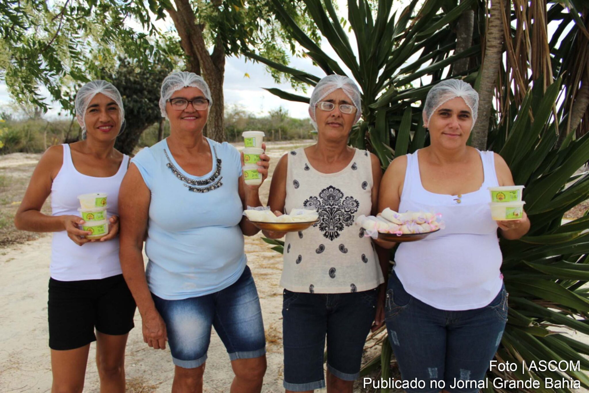 Grupo de mulheres da comunidade rural de Papagaio.