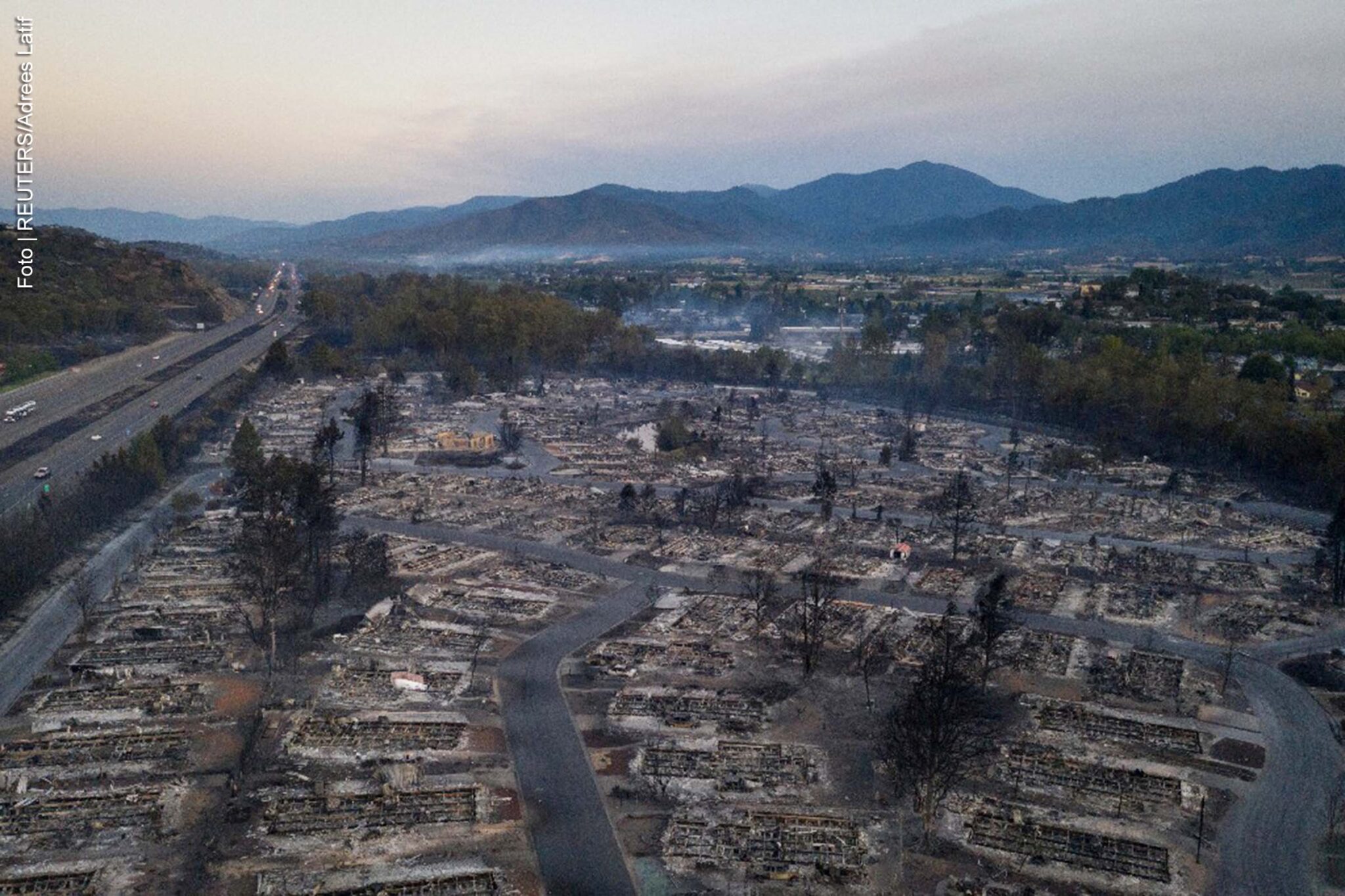 Região de Phoenix, Oregon, devastada pelo fogo.
