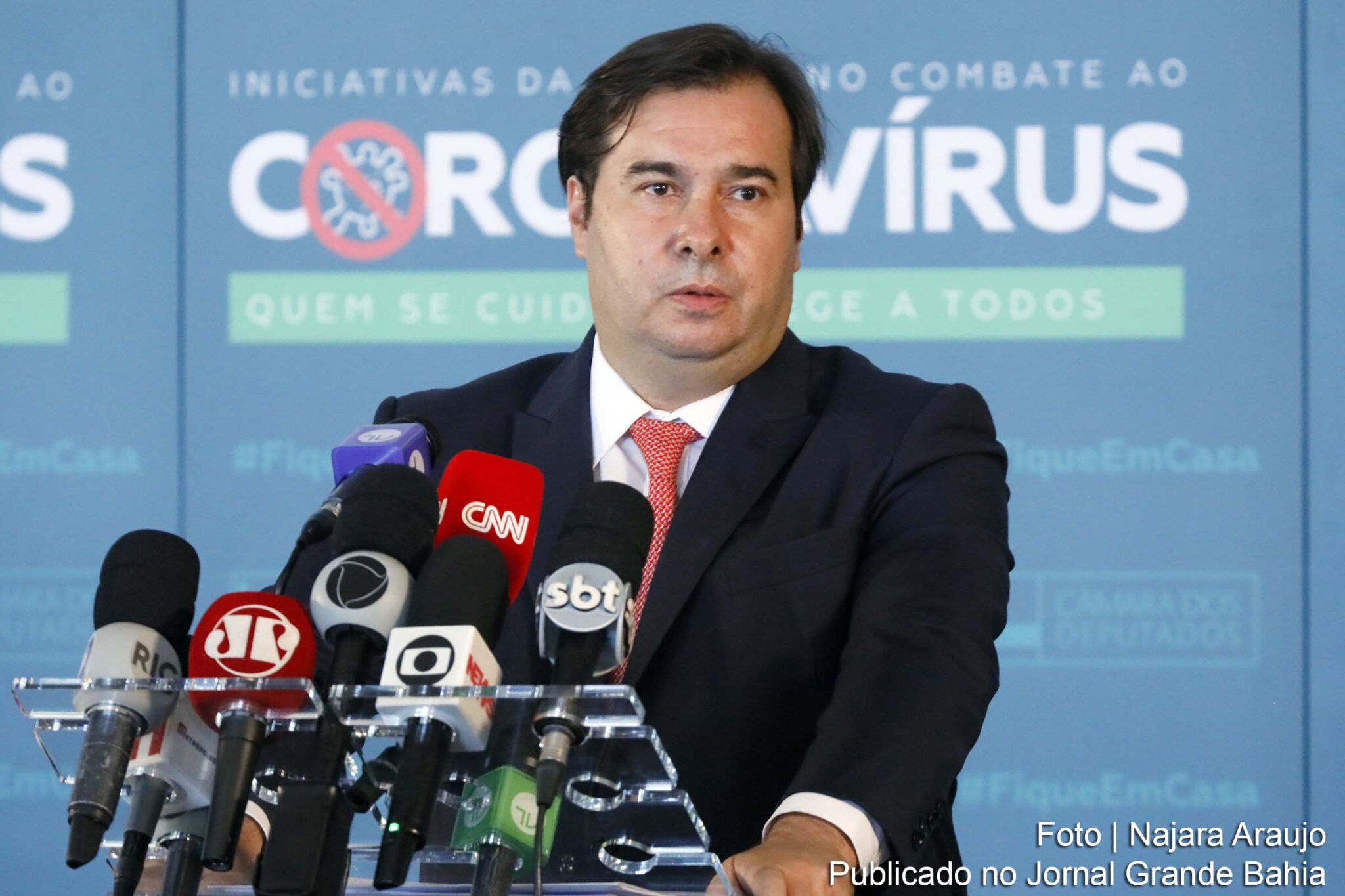 Rodrigo Maia: Não é o Ministério da Saúde que pode tomar a decisão como tomou, uma interferência em uma lei.