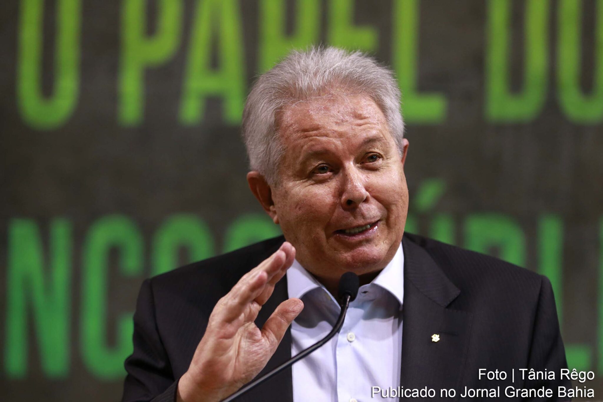 Presidente Jair Bolsonaro exonera Rubem de Freitas Novaes do cargo de presidente do Banco do Brasil