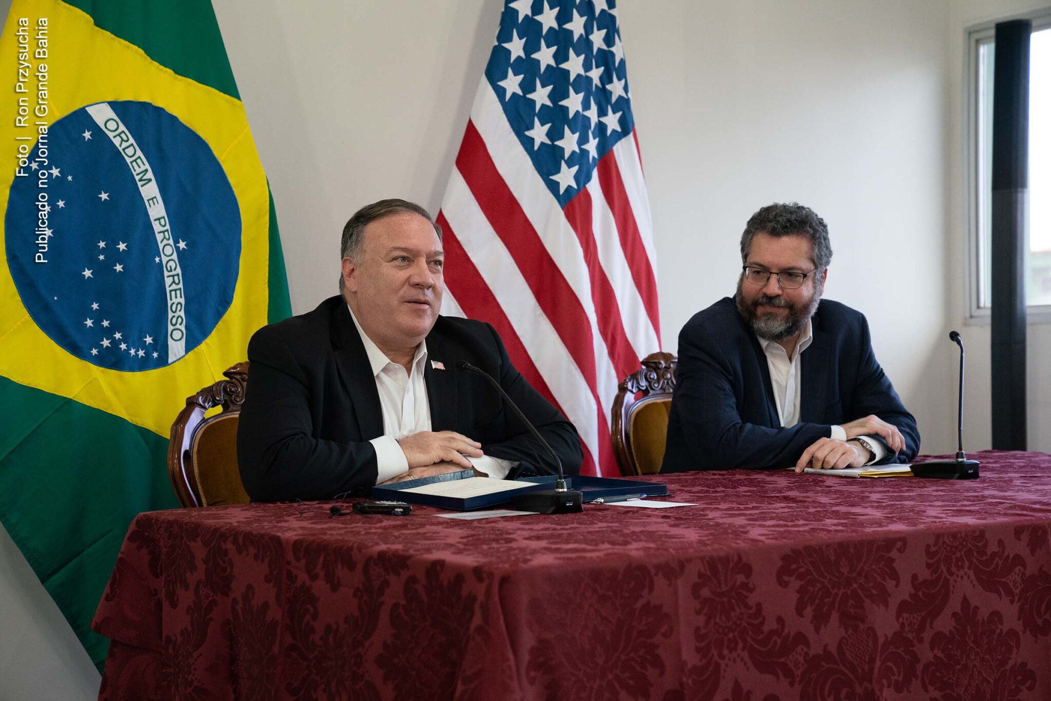 Secretário de Estado dos EUA, Mike Pompeo e Ernesto Araújo, ministro das Relações Exteriores do Governo Bolsonaro.