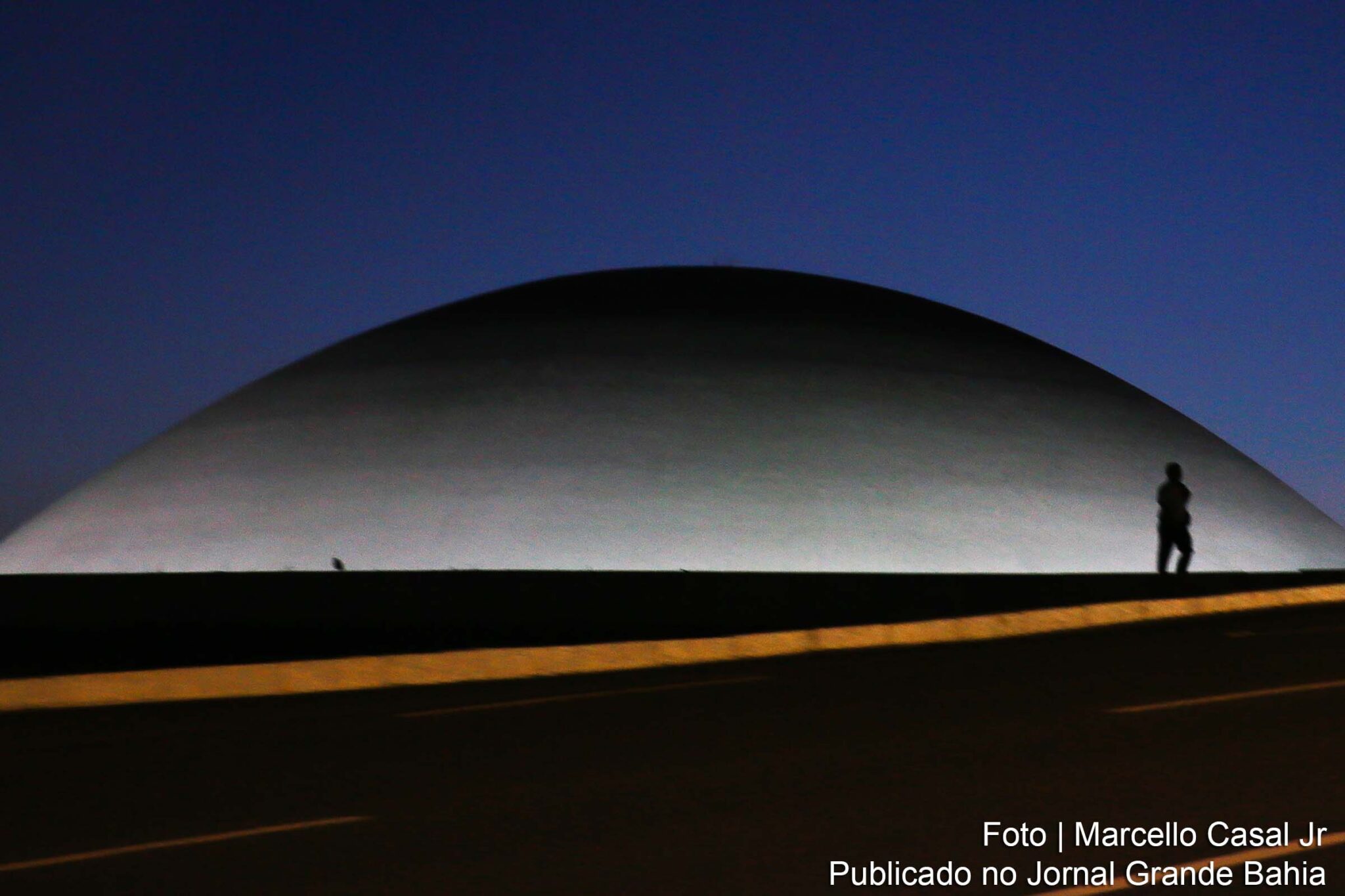 Senado aprova uso de recursos para compra de máscaras e álcool