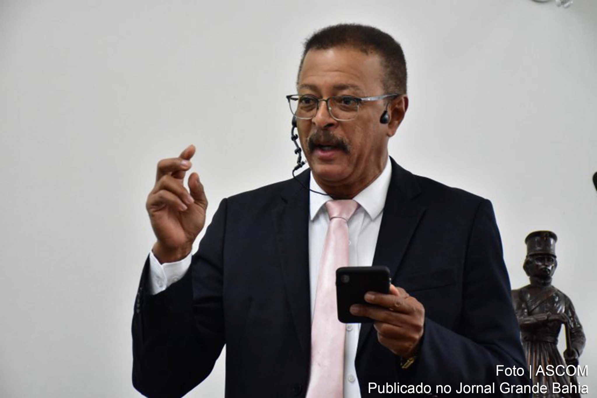 Licitação da prefeitura de Feira de Santana para locar 160 veículos a dois meses do fim da gestão é denunciada ao MP, diz vereador