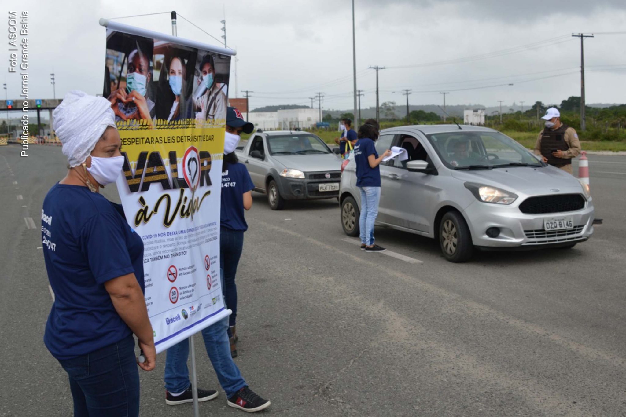 Ação realizada nesta sexta-feira(30/10/2020) pelo Projeto Mais Cidadania atendeu aos motoristas que passavam pelas imediações do Posto Rodoviário de Pojuca, no trecho próximo ao pedágio.