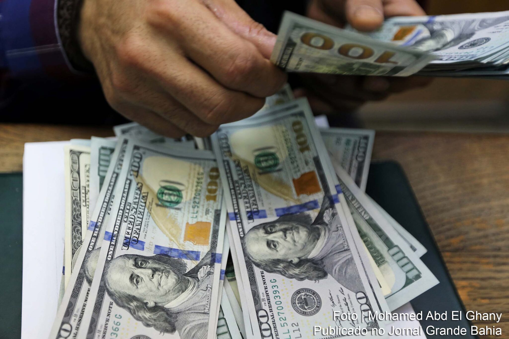 Cotação do dólar segue em alta, em relação ao valor do real.
