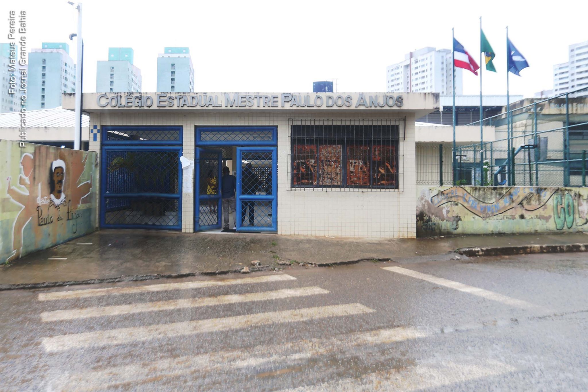 Fachada do Colégio Estadual Mestre Paulo dos Anjos, no Bairro da Paz, em Salvador.